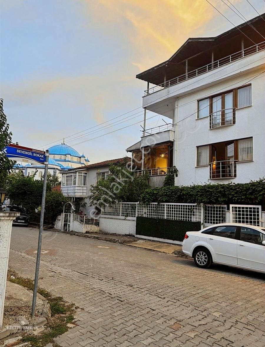 Likite Emlak'tan Yalova Merkezde Tam Müstakil Satılık Villa - Görsel 14