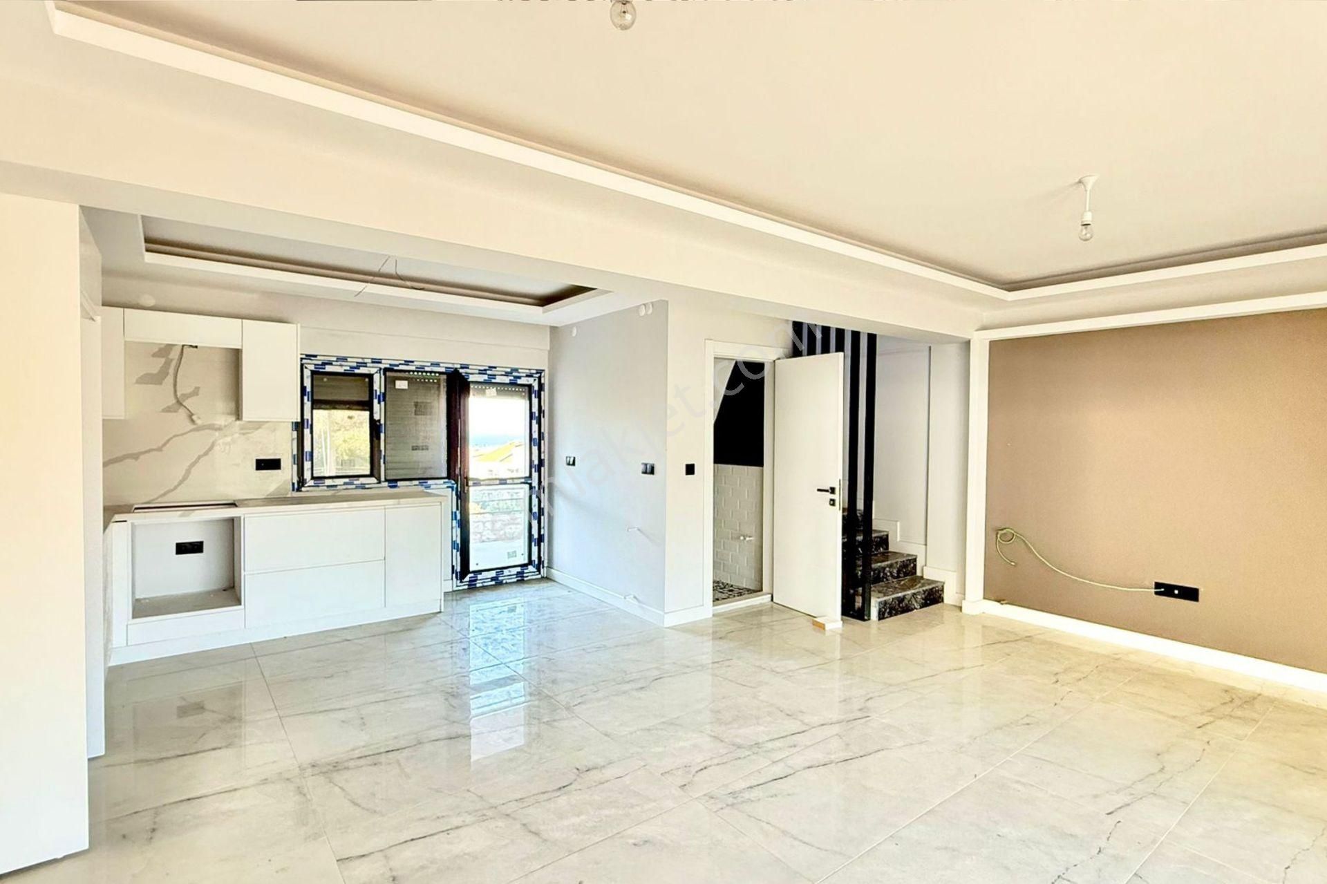 Yenifoça Fevzi Çakmak Mh. Deniz Manzaralı 4+1 Bahçeli Tripleks - Görsel 9