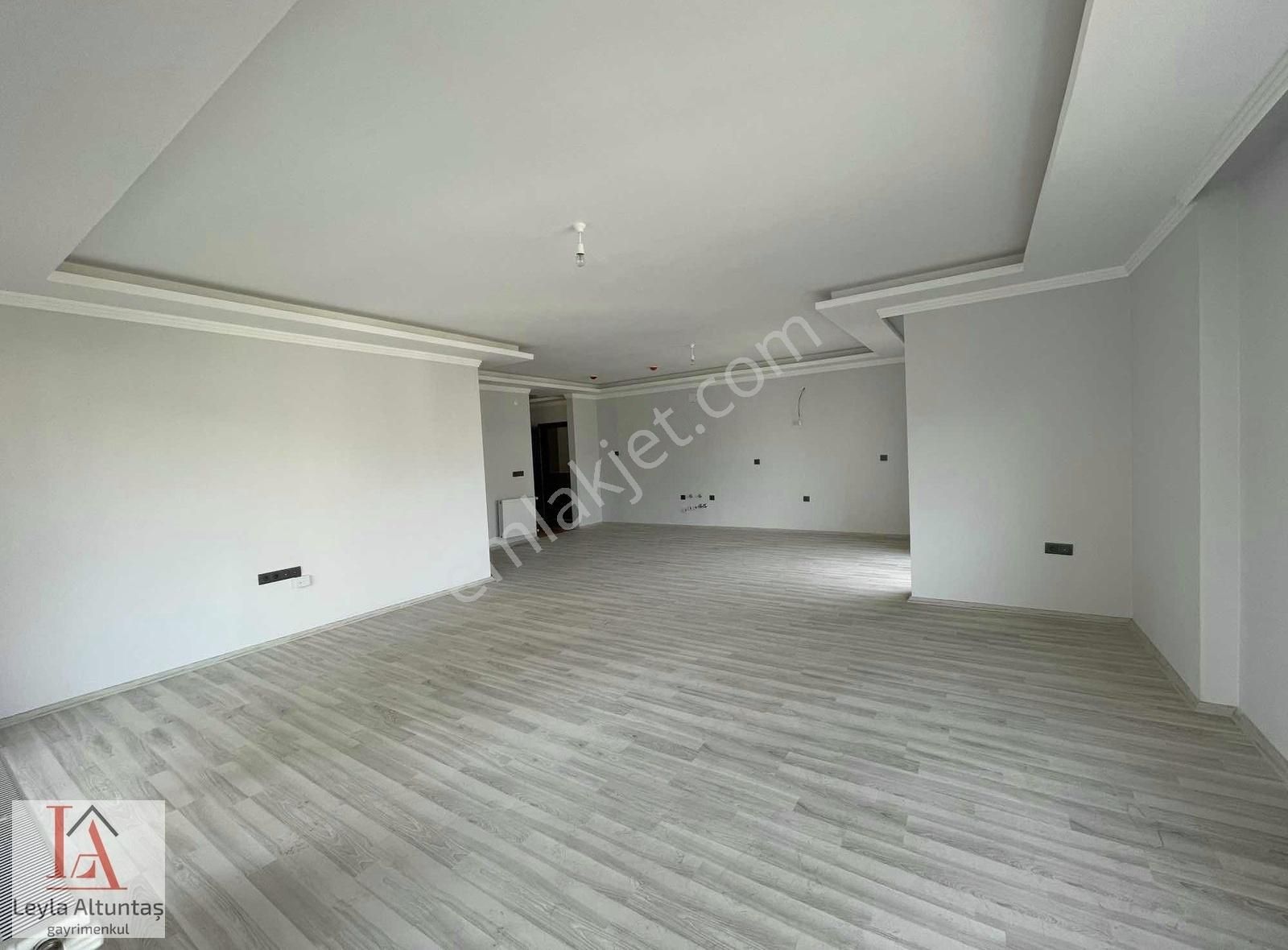 Kaşüstü Merkezde Satılık 155 M2 Ofis/ Konut - Görsel 29