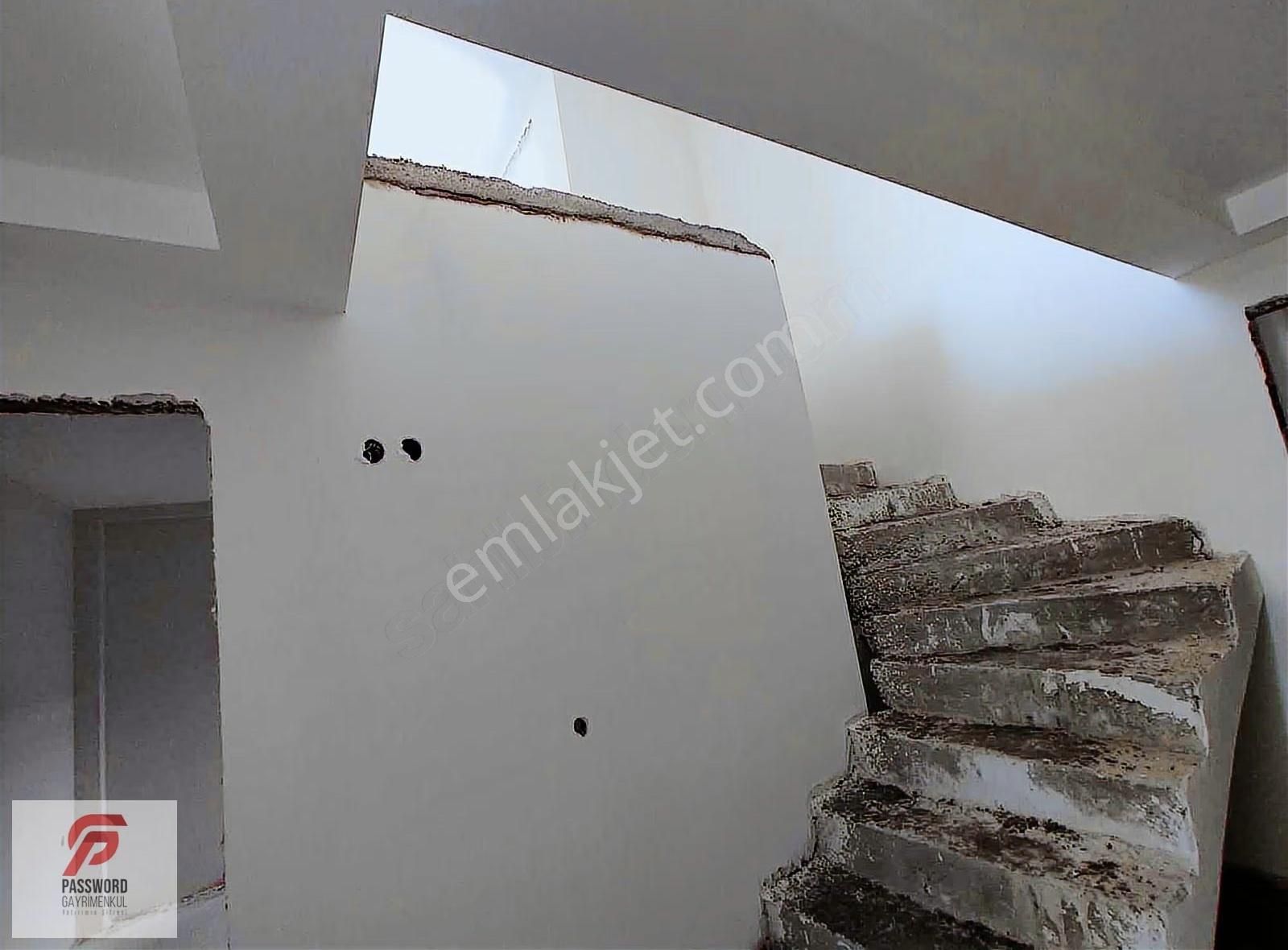 Seferihisar Turabiye'de Satılık Ön Cephe 3+1 Dubleks Daire - Görsel 18