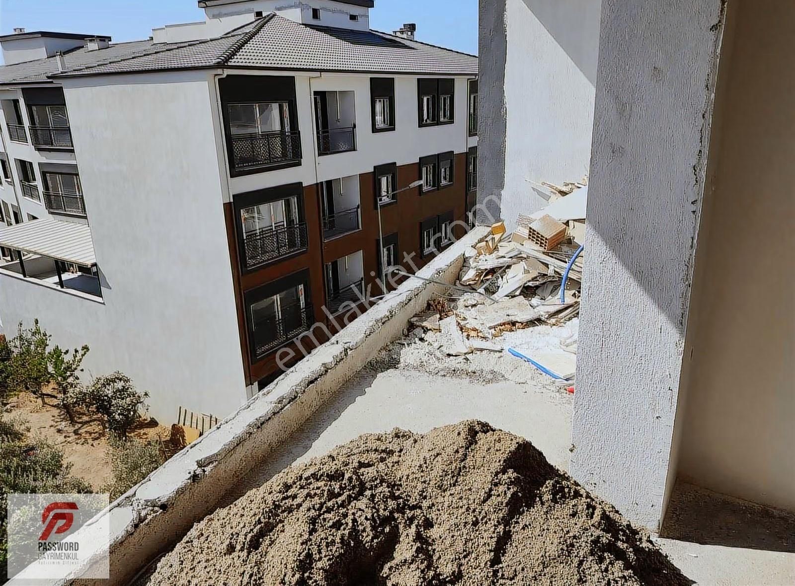 Seferihisar Turabiye'de Satılık Ön Cephe 3+1 Dubleks Daire - Görsel 17