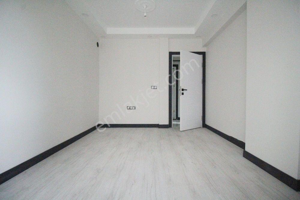 Kemalettin'de Caddeye Pazara Yakın 100m2 2+1 Kapalı Otoparklı Sıfır - Görsel 7