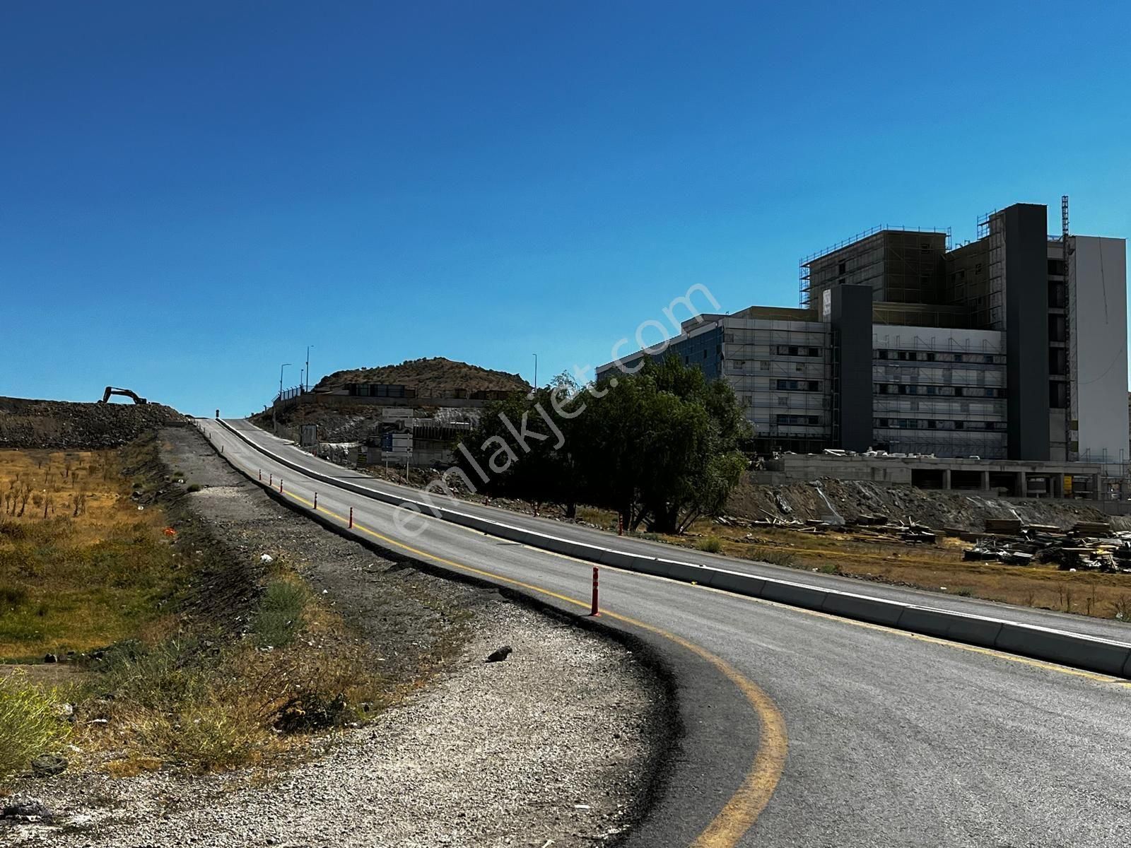 Devlet Hastanesi Yanında 358m2 Yüksek Blok Site Arsası - Görsel 13