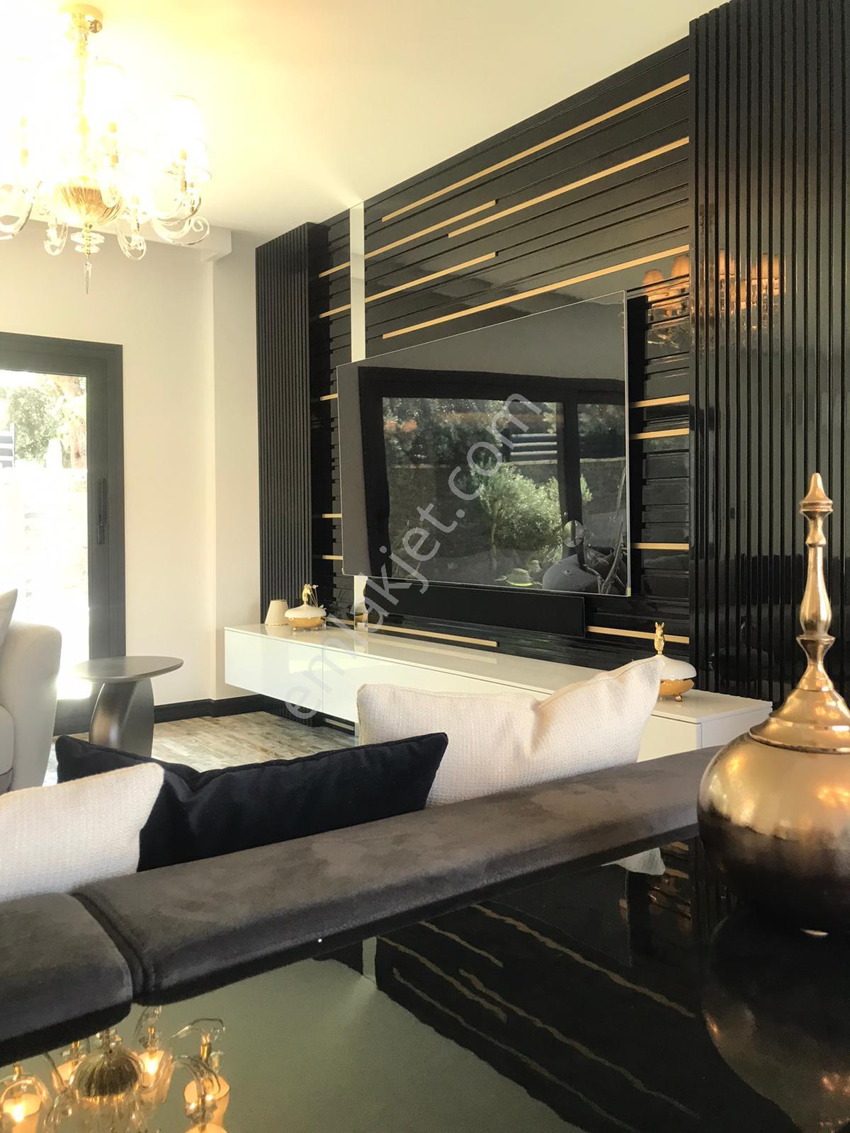 Kaan Emlaktan Ultralüx Yenişehirde Satılık Havuzlu Villa - Görsel 3