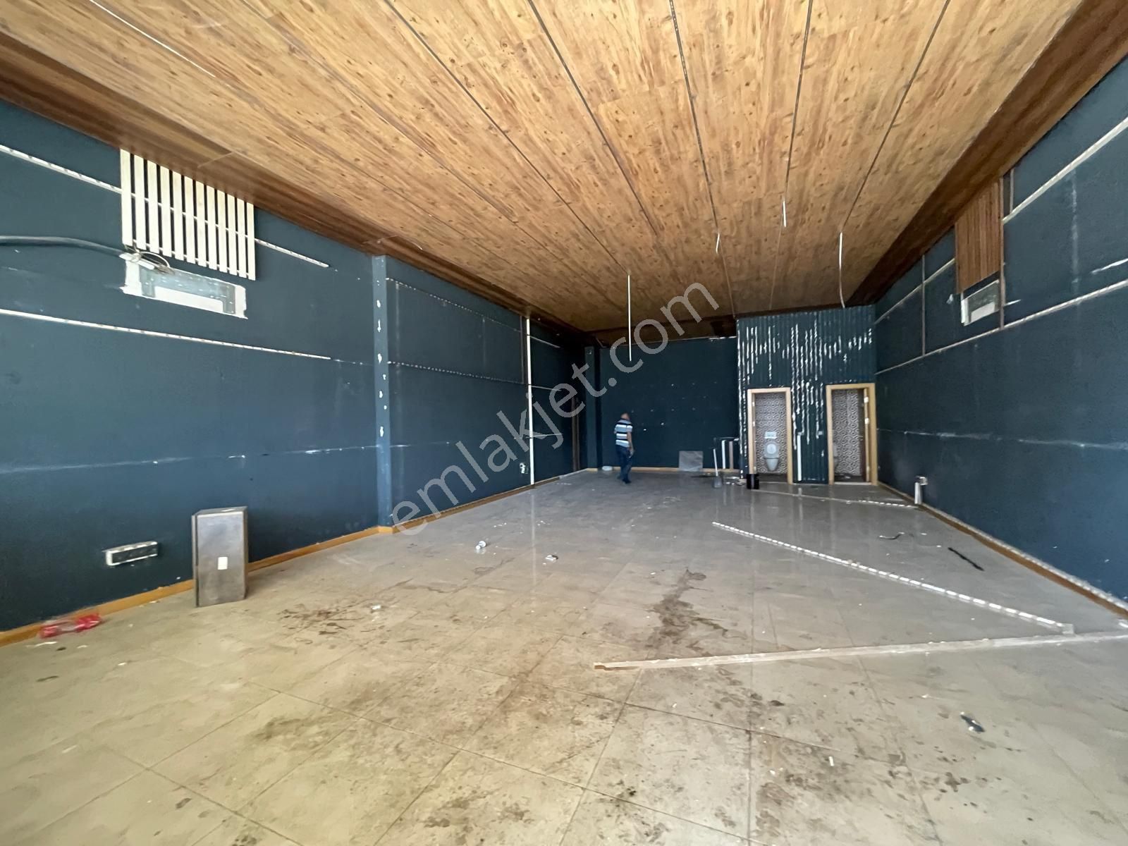 Çiğli İzban Yanı Geniş Kiralık Dükkan & Cafe - Görsel 31