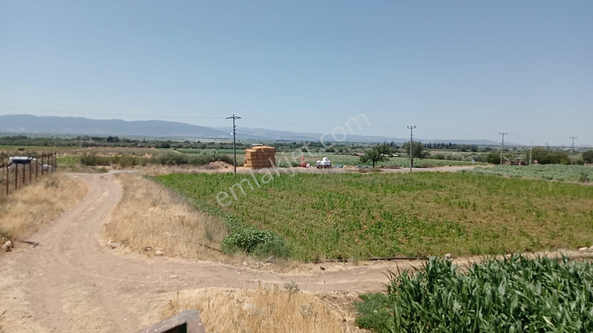 Komutan Emlaktan Bergama Göçbeylide Yatırımlık Arsa - Görsel 16