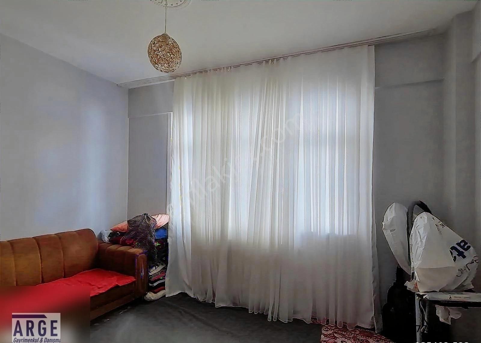 Merkezi Konumda Satılık 2 + 1 Ara Katı Daire - Görsel 2