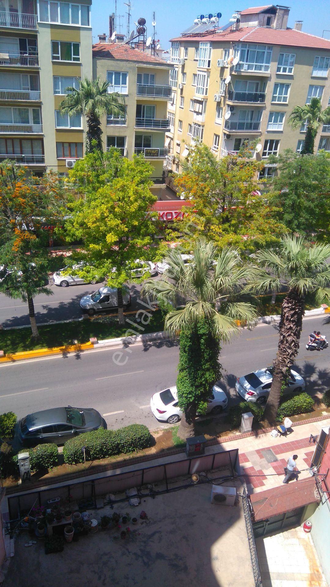 Adnan Menderes Bul Üžeri Eşyalı 3+1 Dogalgazlı - Görsel 1