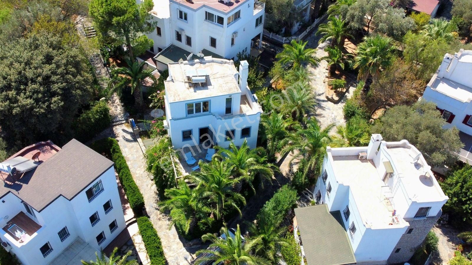 Bodrum Torba'da Satılık Bahçeli Trıplex Müstakil Ev - Görsel 29