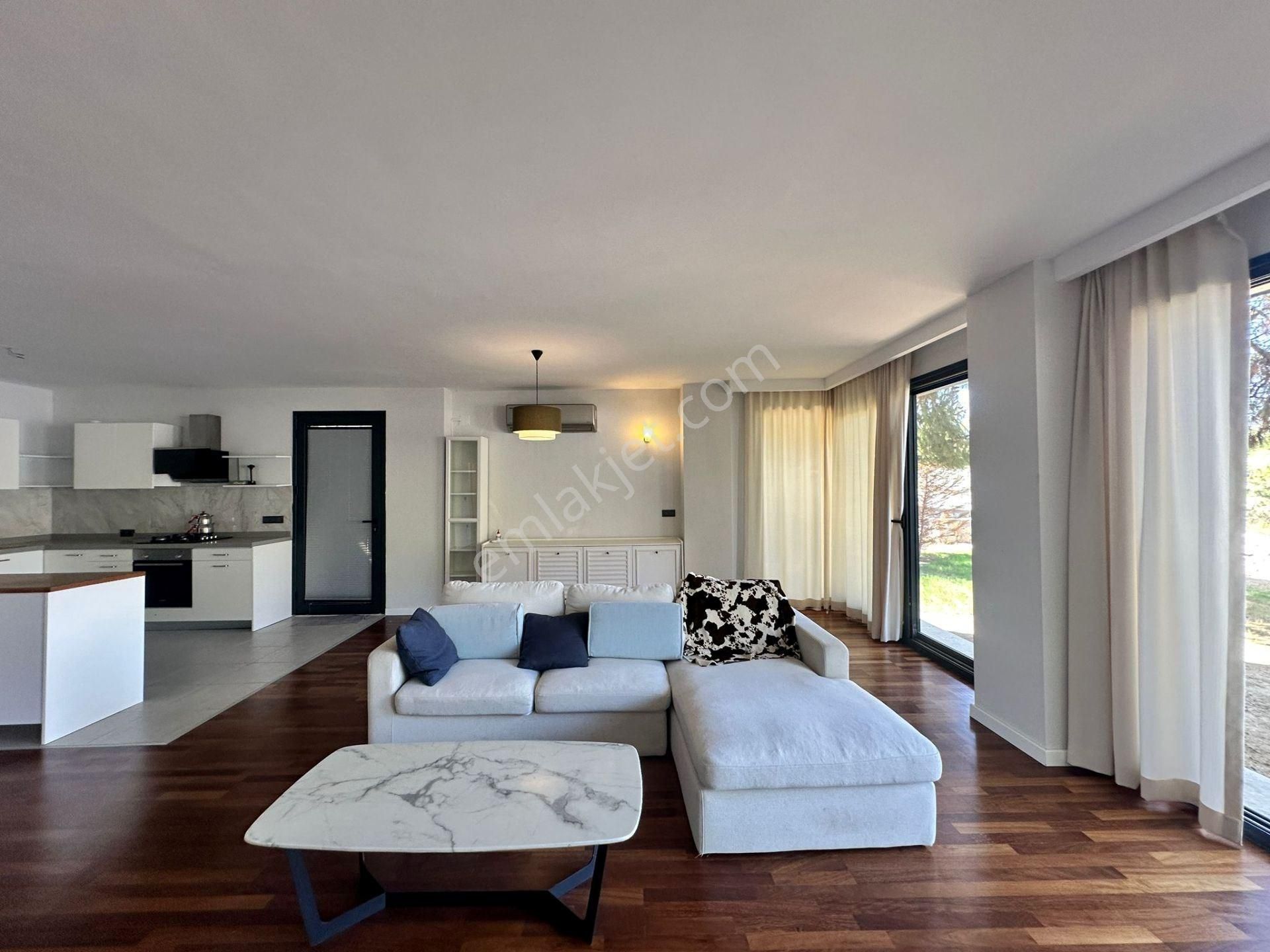 Yeniköy'de Her Yere Yakın Tam Müstakil Bahçeli Dubleks Villa - Görsel 4