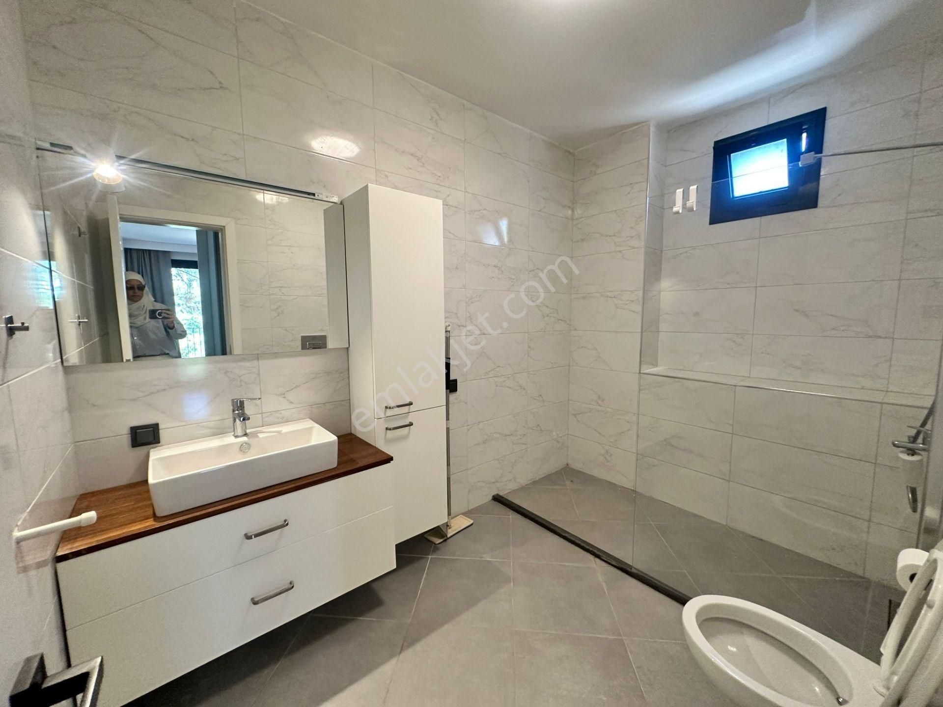 Yeniköy'de Her Yere Yakın Tam Müstakil Bahçeli Dubleks Villa - Görsel 14