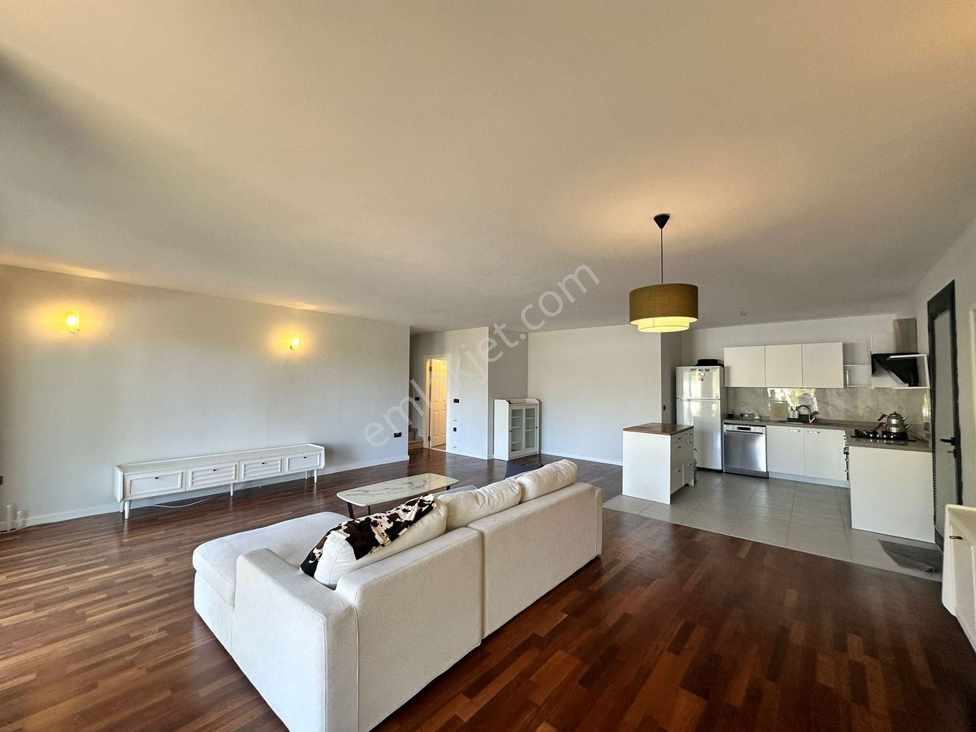 Yeniköy'de Her Yere Yakın Tam Müstakil Bahçeli Dubleks Villa - Görsel 6