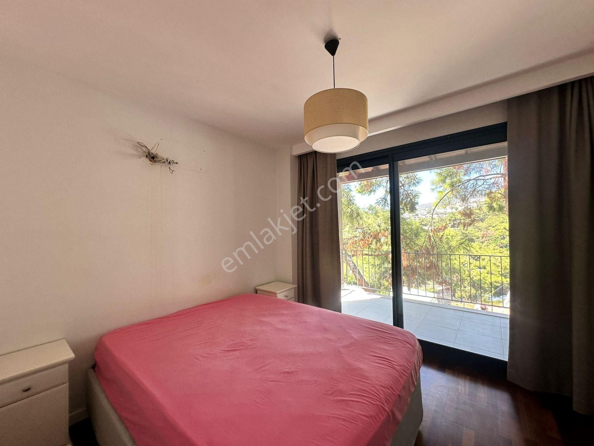 Yeniköy'de Her Yere Yakın Tam Müstakil Bahçeli Dubleks Villa - Görsel 17