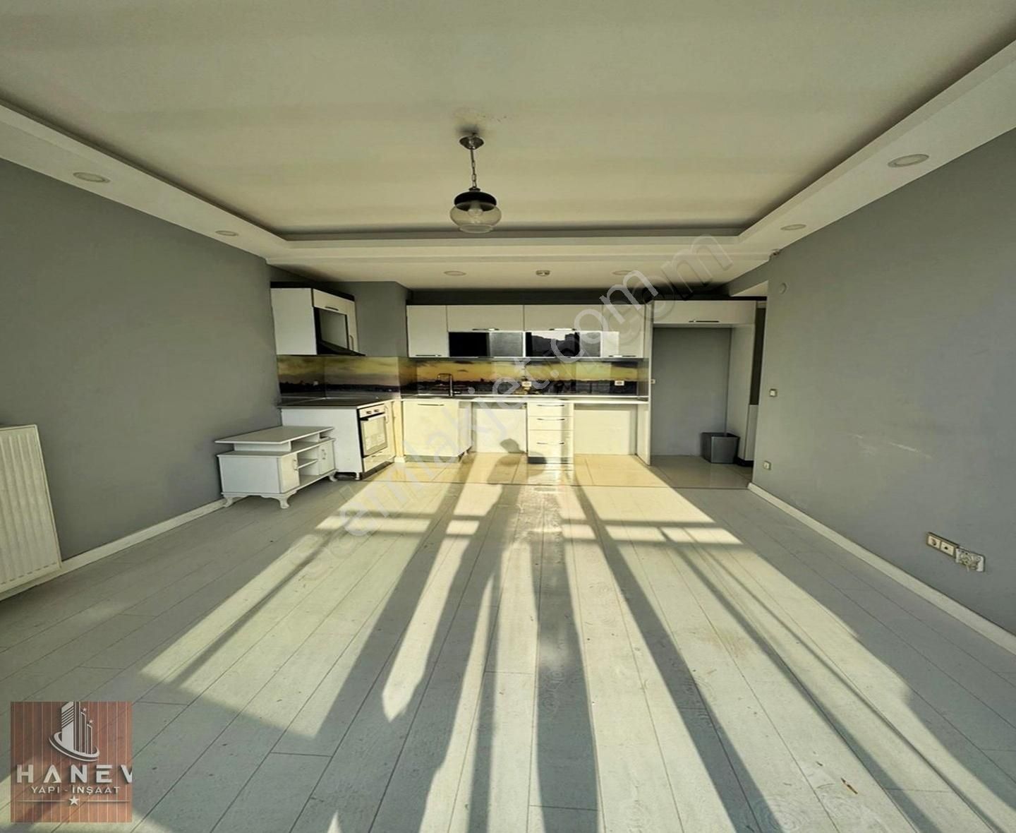 Metrobüse 10 Dakika Site İçerisinde 2+1 Satılık Daire - Görsel 3