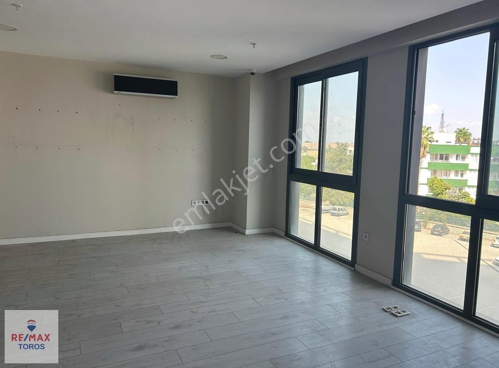 Remax Toros'tan Mersin Limanı'nın Kalbinde Kiralık Ofis Katı - Görsel 12