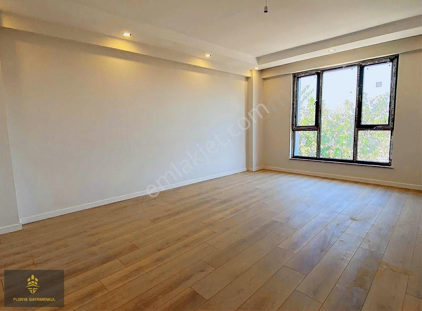 Florya'dan Zeminden Isıtmalı Ebeveyn Banyolu Daireler - Görsel 18