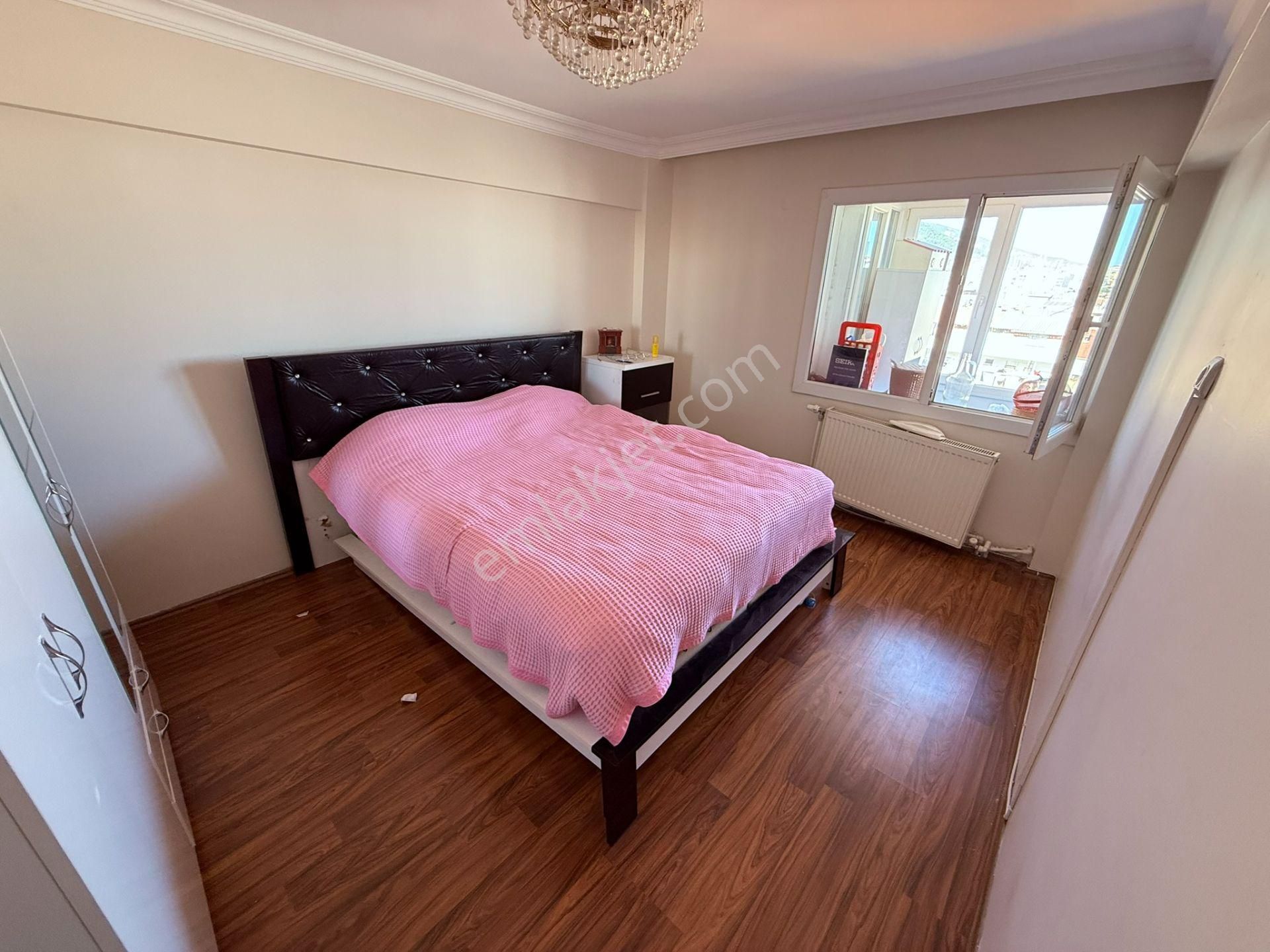 Balçova Ata Caddesi Üzerinde Satılık Manzaralı 3+1 Bakımlı Daire - Görsel 23