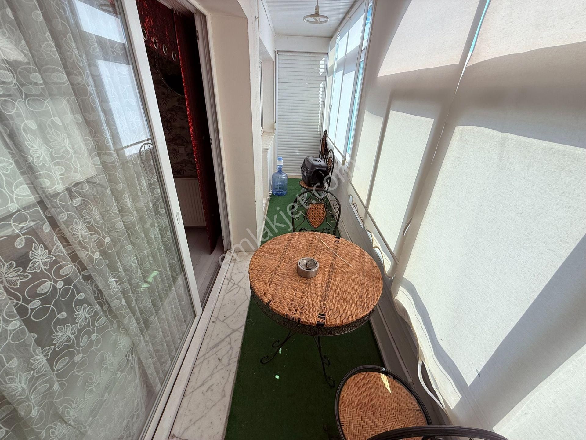 Balçova Ata Caddesi Üzerinde Satılık Manzaralı 3+1 Bakımlı Daire - Görsel 8