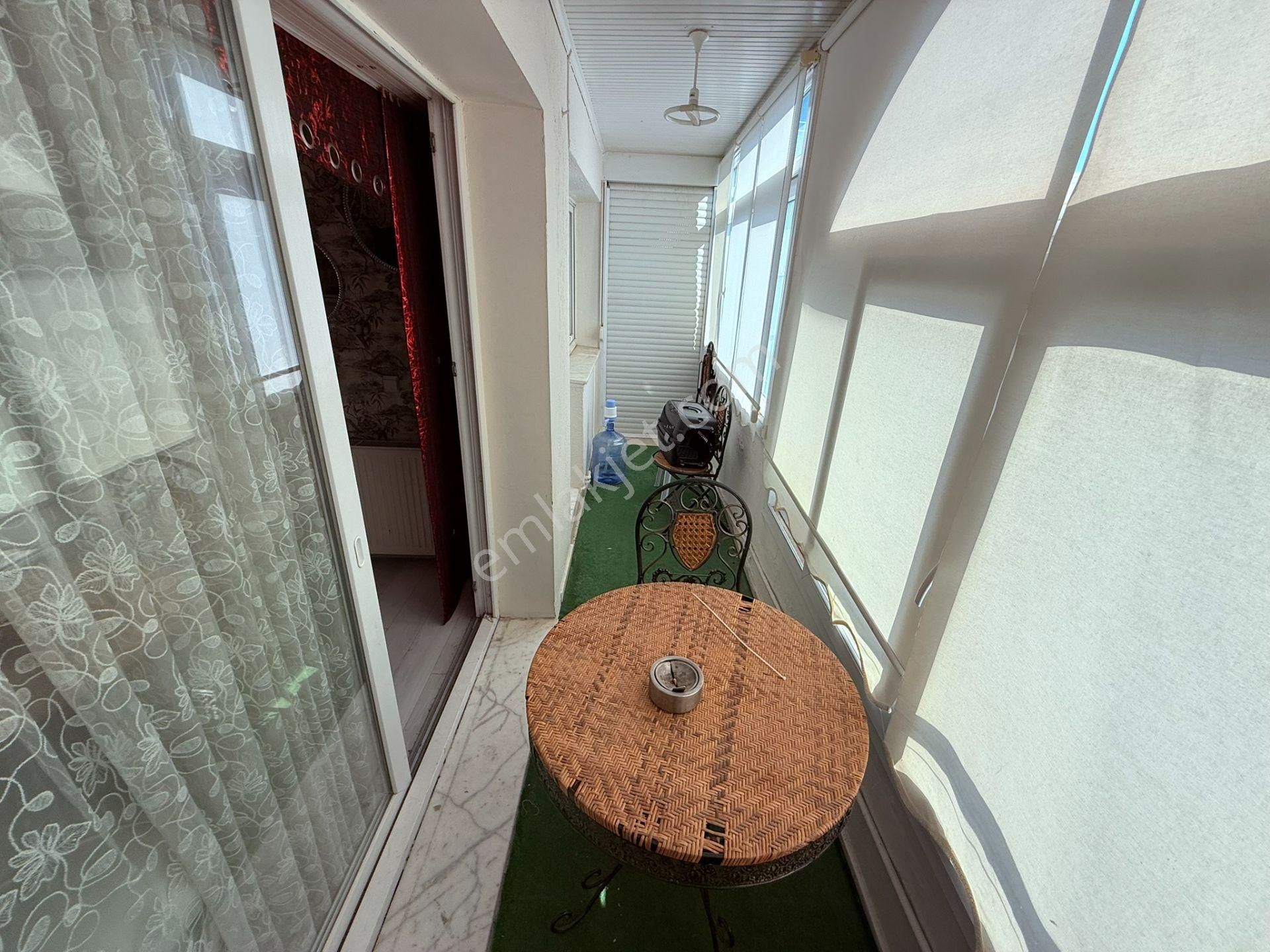 Balçova Ata Caddesi Üzerinde Satılık Manzaralı 3+1 Bakımlı Daire - Görsel 9