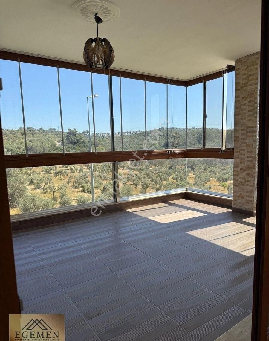 Kuşadası Merkezde Manzaralı 3+1 Daire - Görsel 9