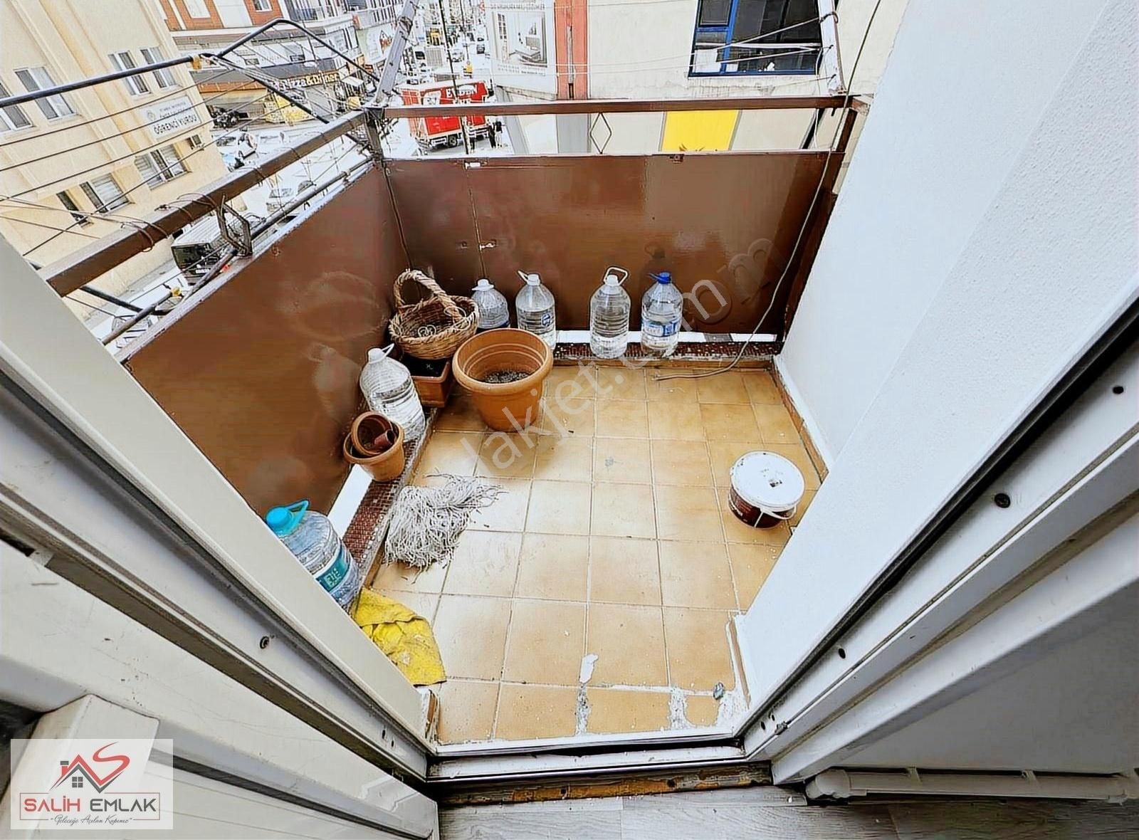 Salih Emlak 'tan Krediye Uygun E5 Metrobüs Yakını Cadde Üstü 2+1 - Görsel 28