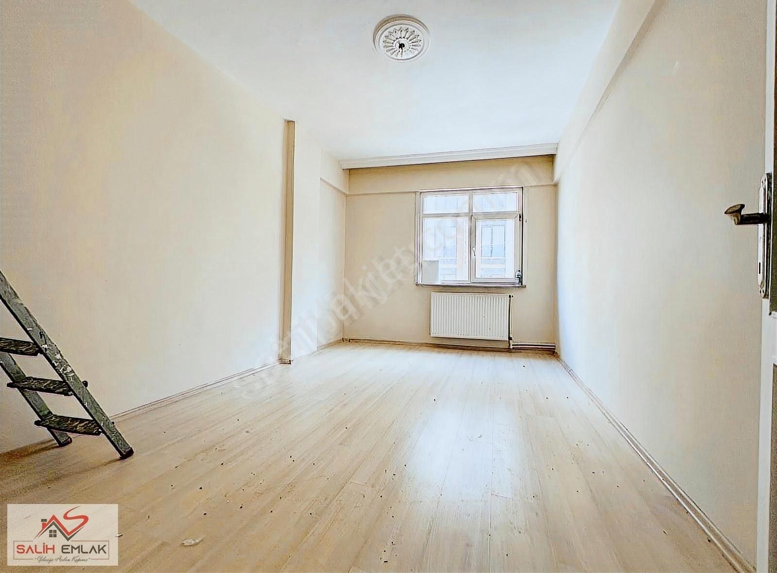 Salih Emlak 'tan Krediye Uygun E5 Metrobüs Yakını Cadde Üstü 2+1 - Görsel 27