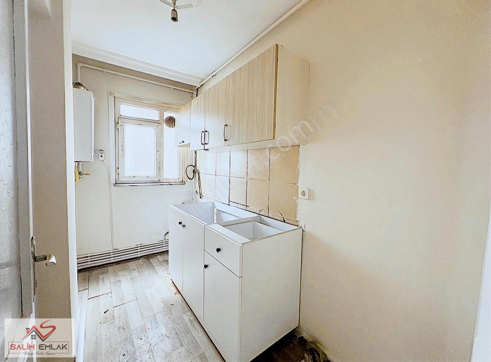Salih Emlak 'tan Krediye Uygun E5 Metrobüs Yakını Cadde Üstü 2+1 - Görsel 8