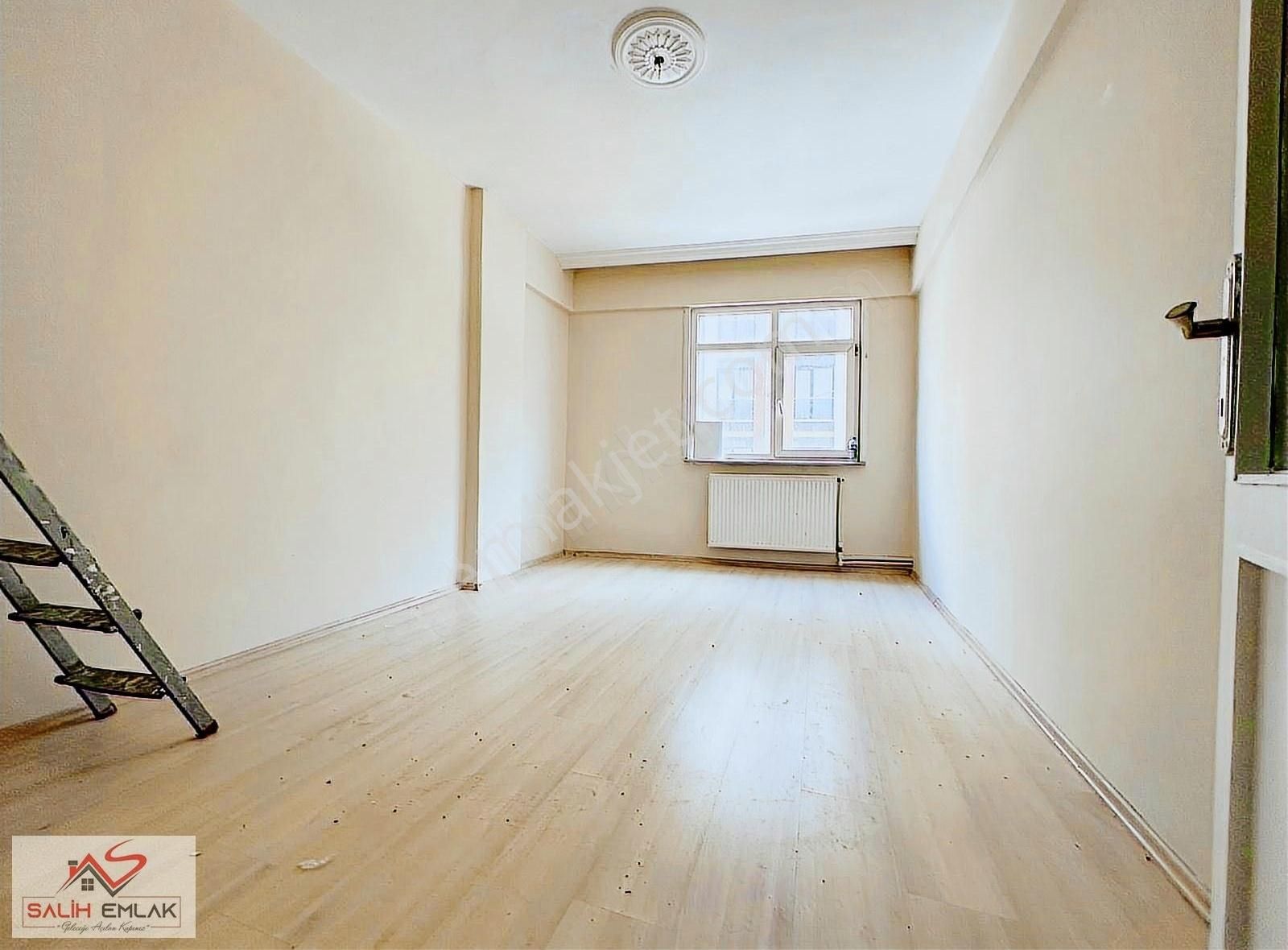 Salih Emlak 'tan Krediye Uygun E5 Metrobüs Yakını Cadde Üstü 2+1 - Görsel 5