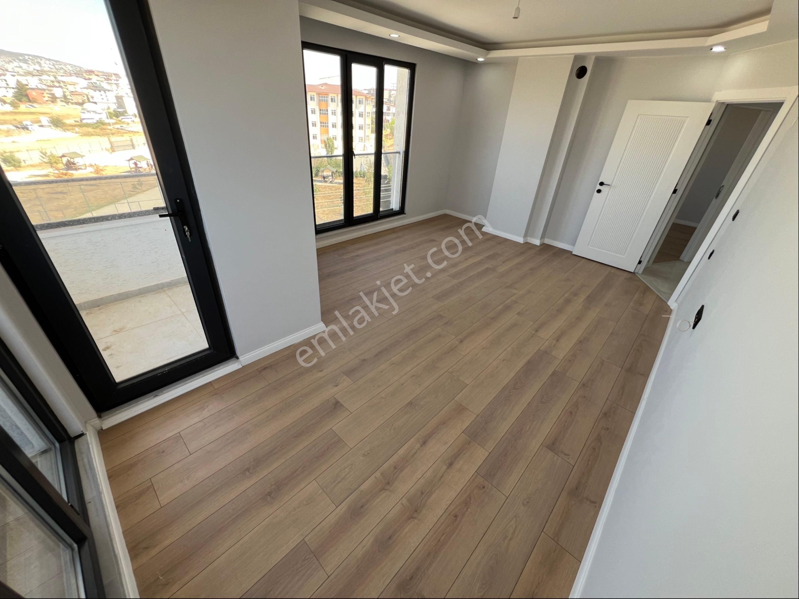 Vizyon Emlak'tan Bayramoğlu Mh Asansörlü Kapalı Otoparklı Arakat 2+1 - Görsel 3