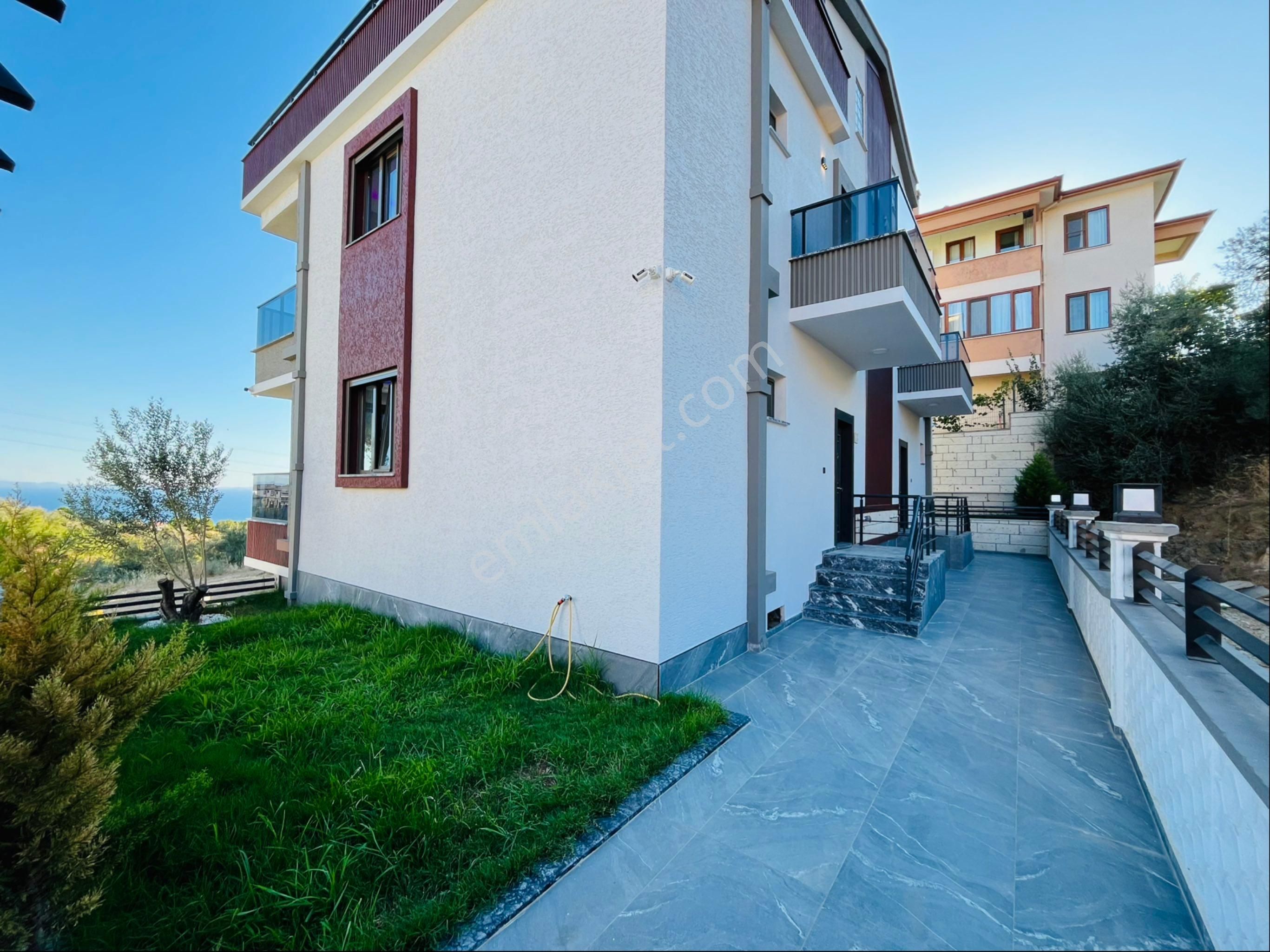 Altınoluk 2 Daire Gibi 4 Katlı Etrafı Kamera Sistemli 4 Kattan Deniz Gören Önü Yeşil Alan İkiz Villa - Görsel 5