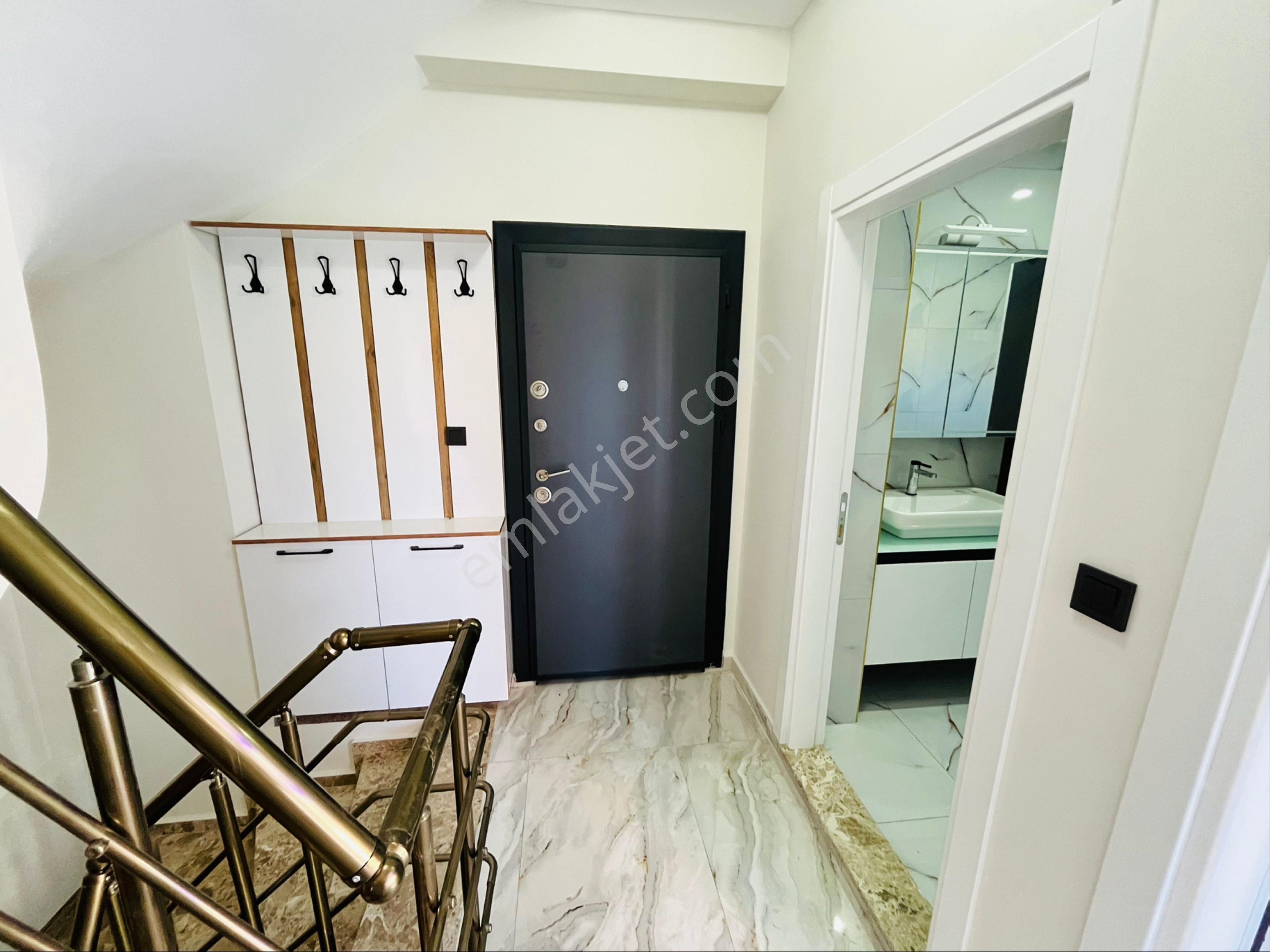 Altınoluk 2 Daire Gibi 4 Katlı Etrafı Kamera Sistemli 4 Kattan Deniz Gören Önü Yeşil Alan İkiz Villa - Görsel 14