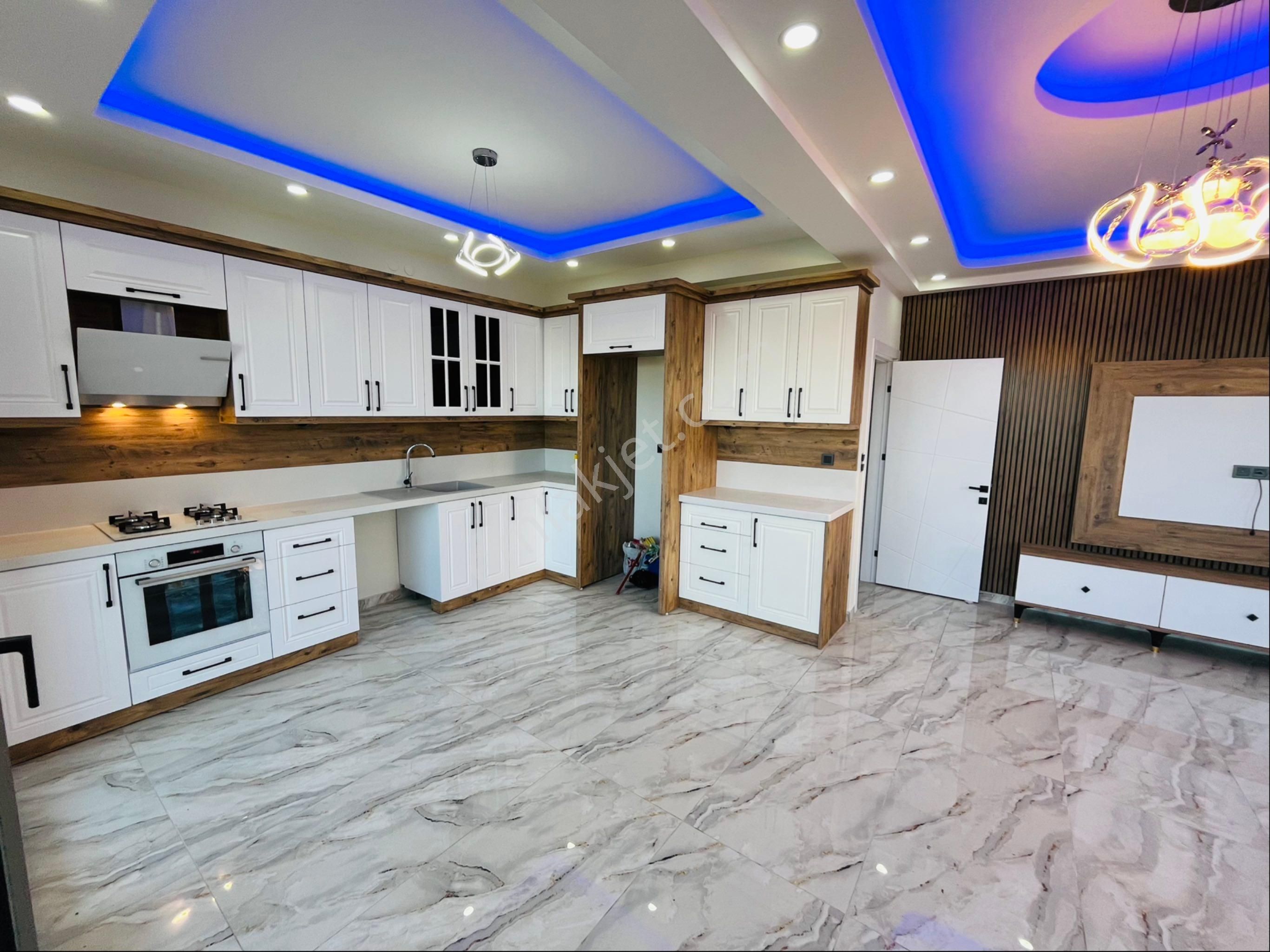 Altınoluk 2 Daire Gibi 4 Katlı Etrafı Kamera Sistemli 4 Kattan Deniz Gören Önü Yeşil Alan İkiz Villa - Görsel 11