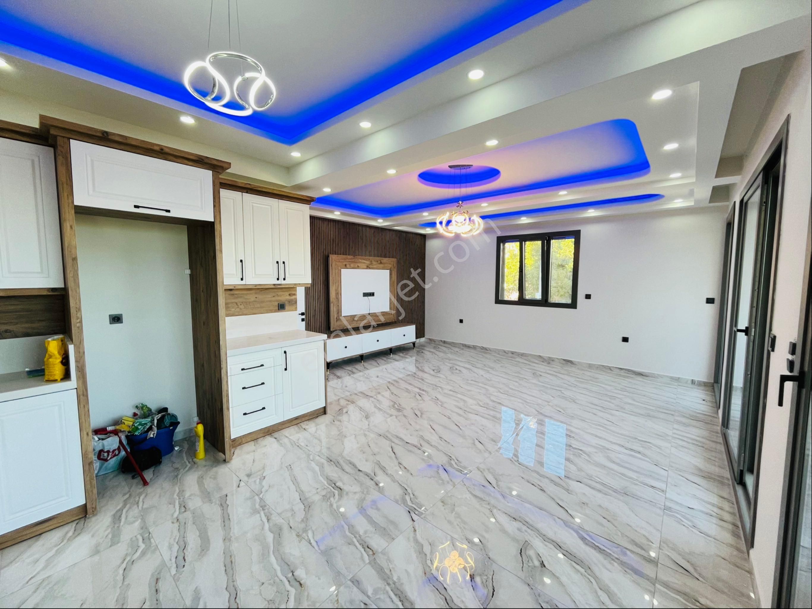 Altınoluk 2 Daire Gibi 4 Katlı Etrafı Kamera Sistemli 4 Kattan Deniz Gören Önü Yeşil Alan İkiz Villa - Görsel 13