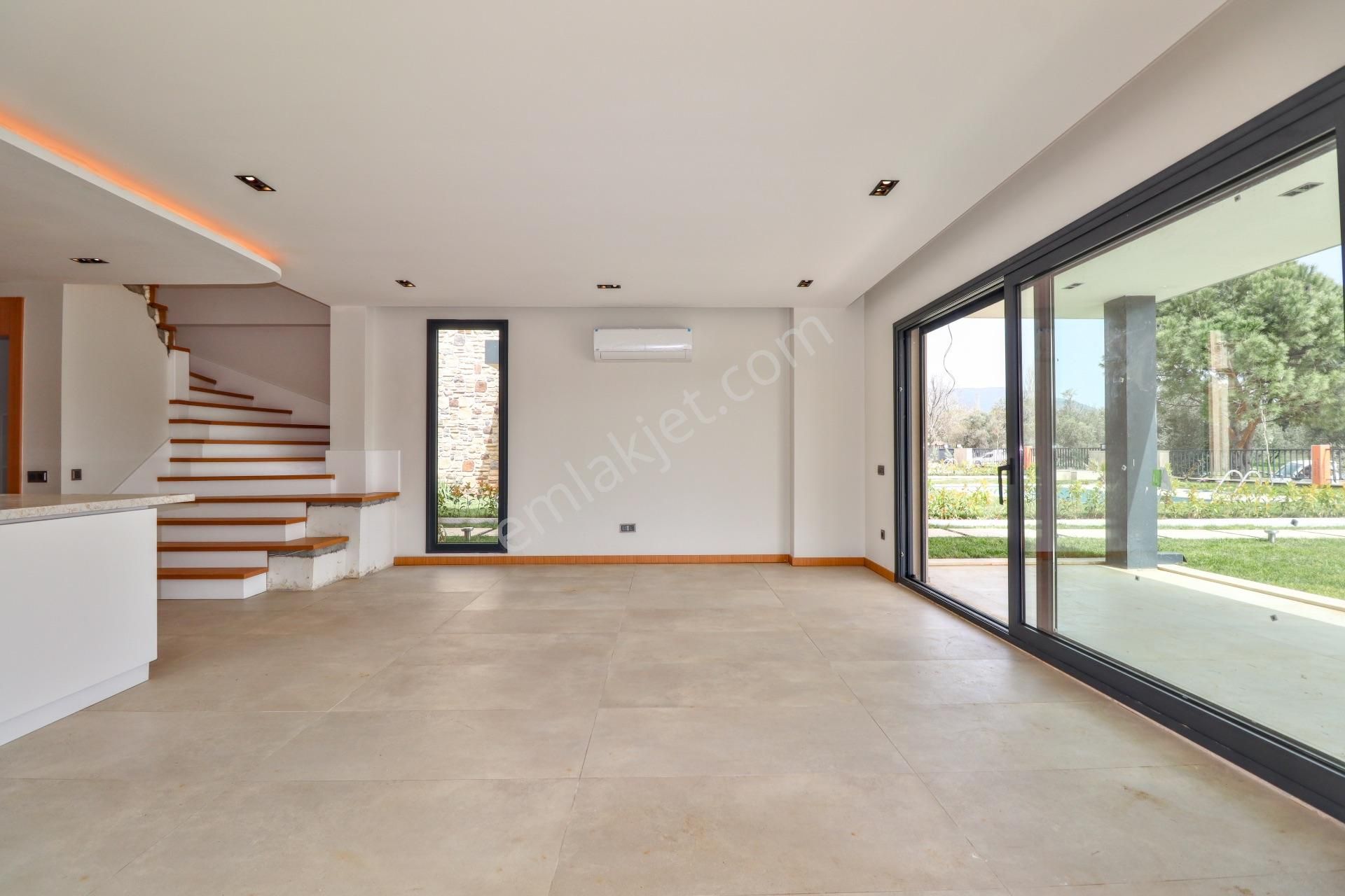 Güre'de 450 M2 Arsa İçinde Özel Havuzlu 4+1 Sıfır Villa - Görsel 20