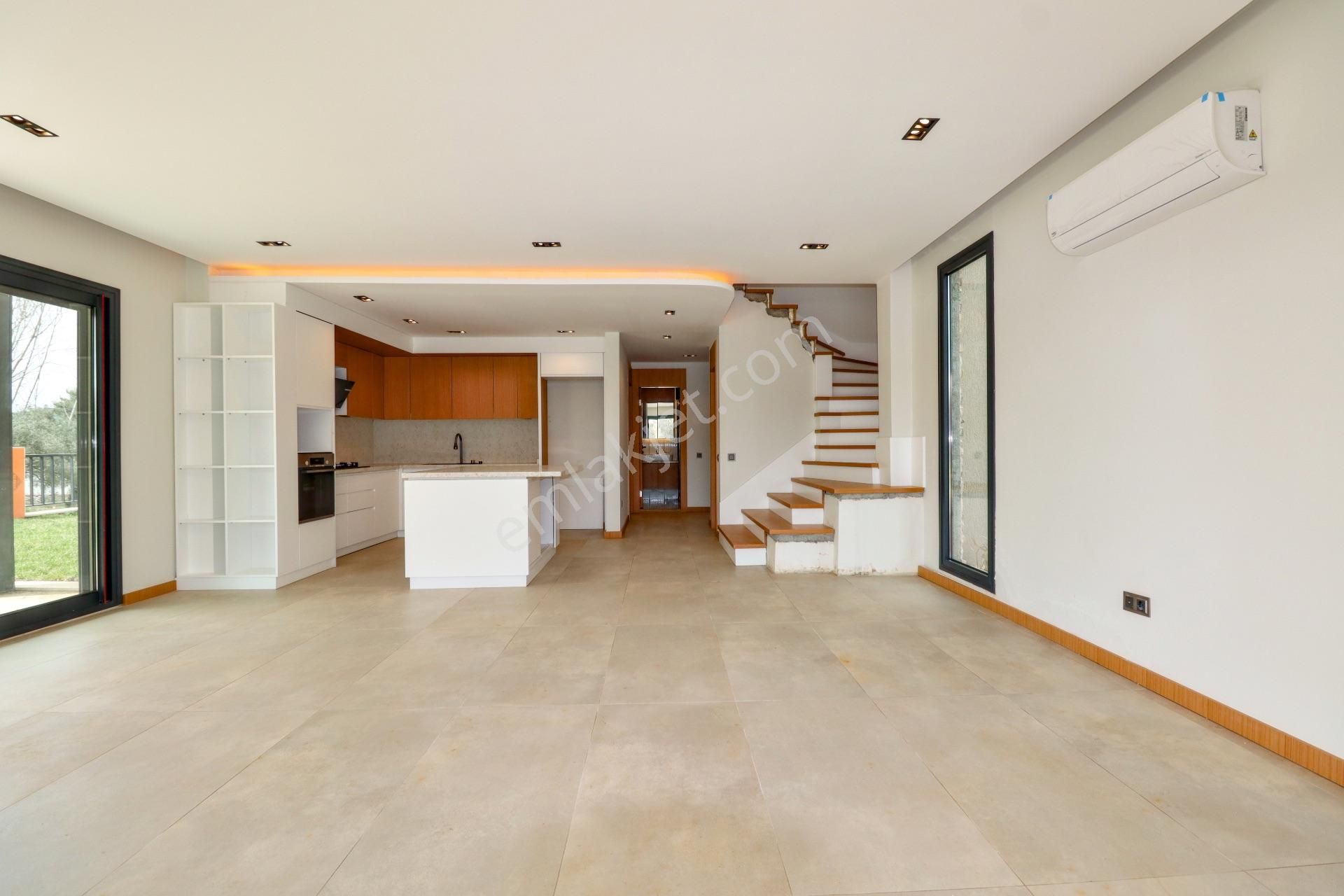 Güre'de 450 M2 Arsa İçinde Özel Havuzlu 4+1 Sıfır Villa - Görsel 18