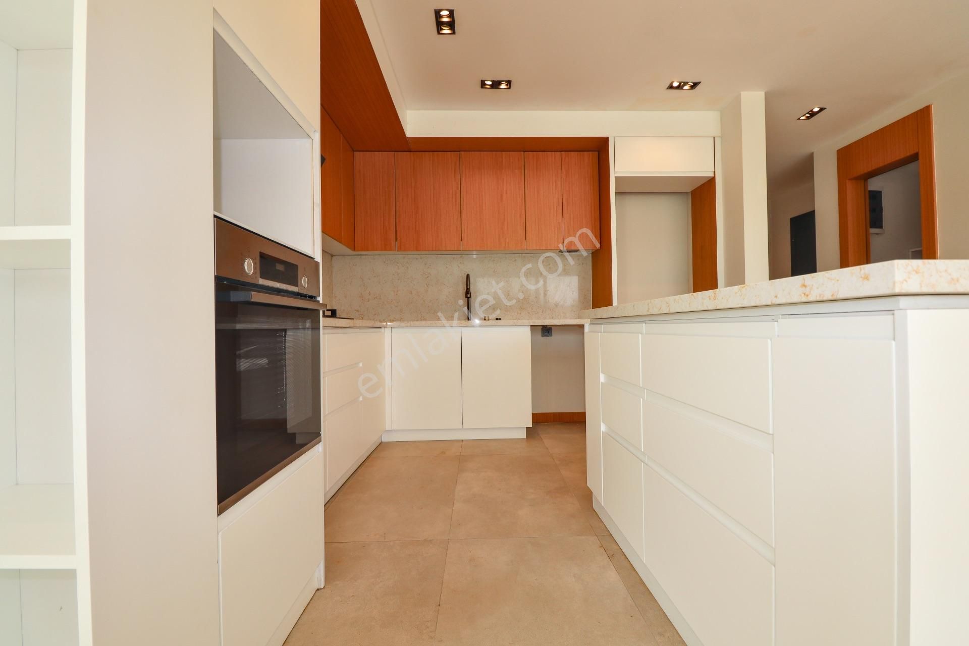 Güre'de 450 M2 Arsa İçinde Özel Havuzlu 4+1 Sıfır Villa - Görsel 23