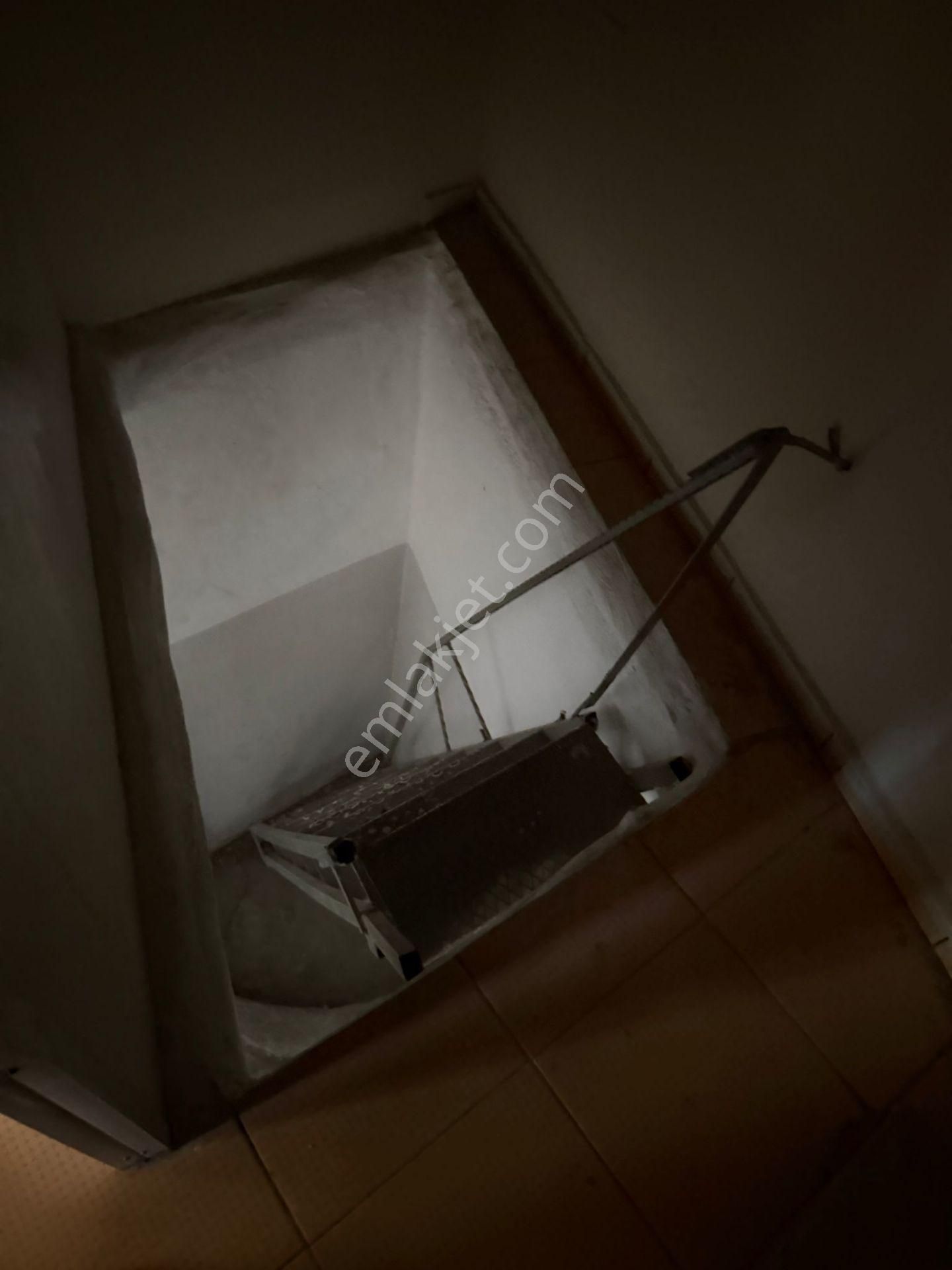 Karabağlar Belediyesi Yakını 3 Katlı 250 M² Kiralık İş Yeri - Görsel 8