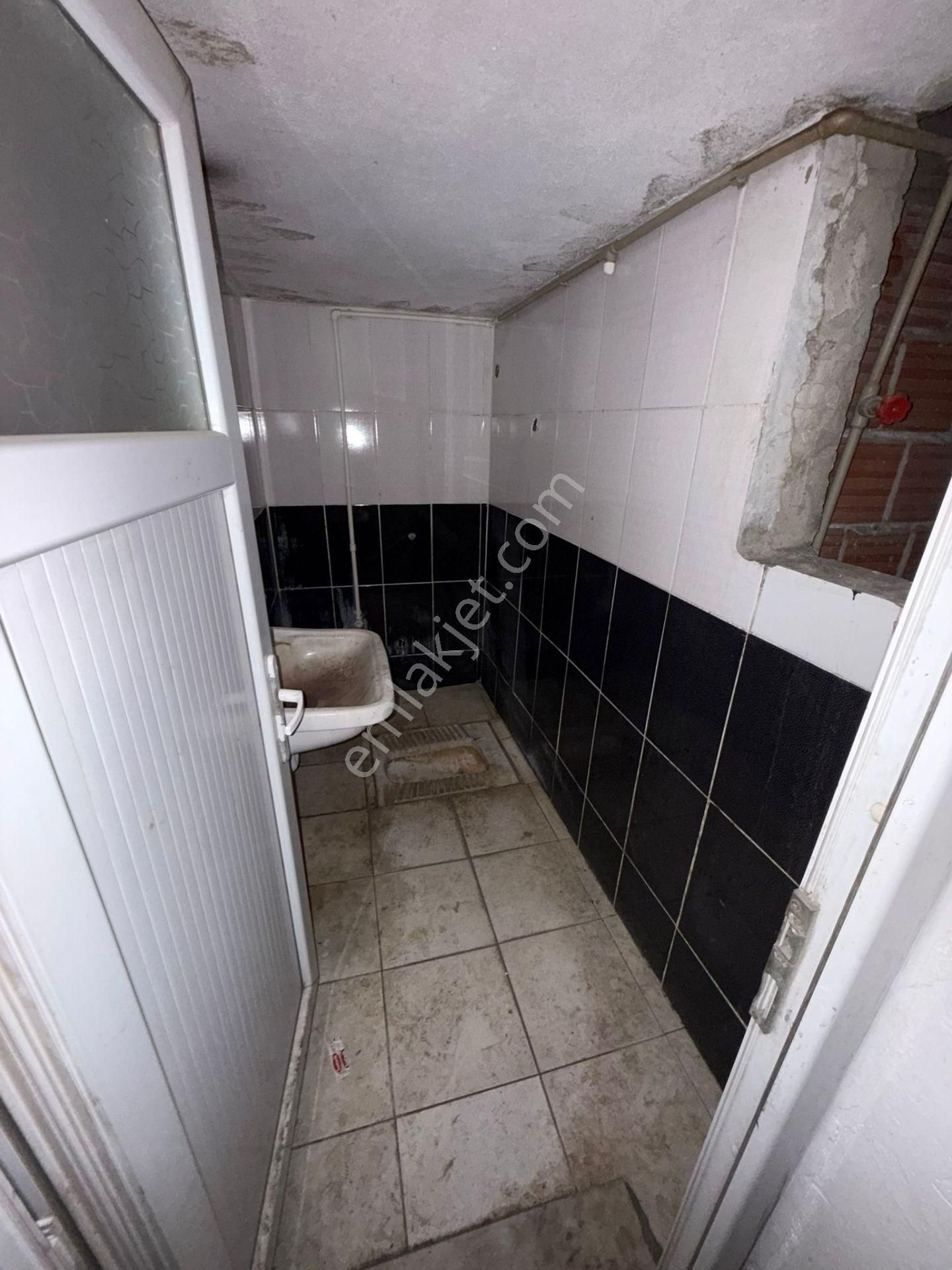 Karabağlar Belediyesi Yakını 3 Katlı 250 M² Kiralık İş Yeri - Görsel 13