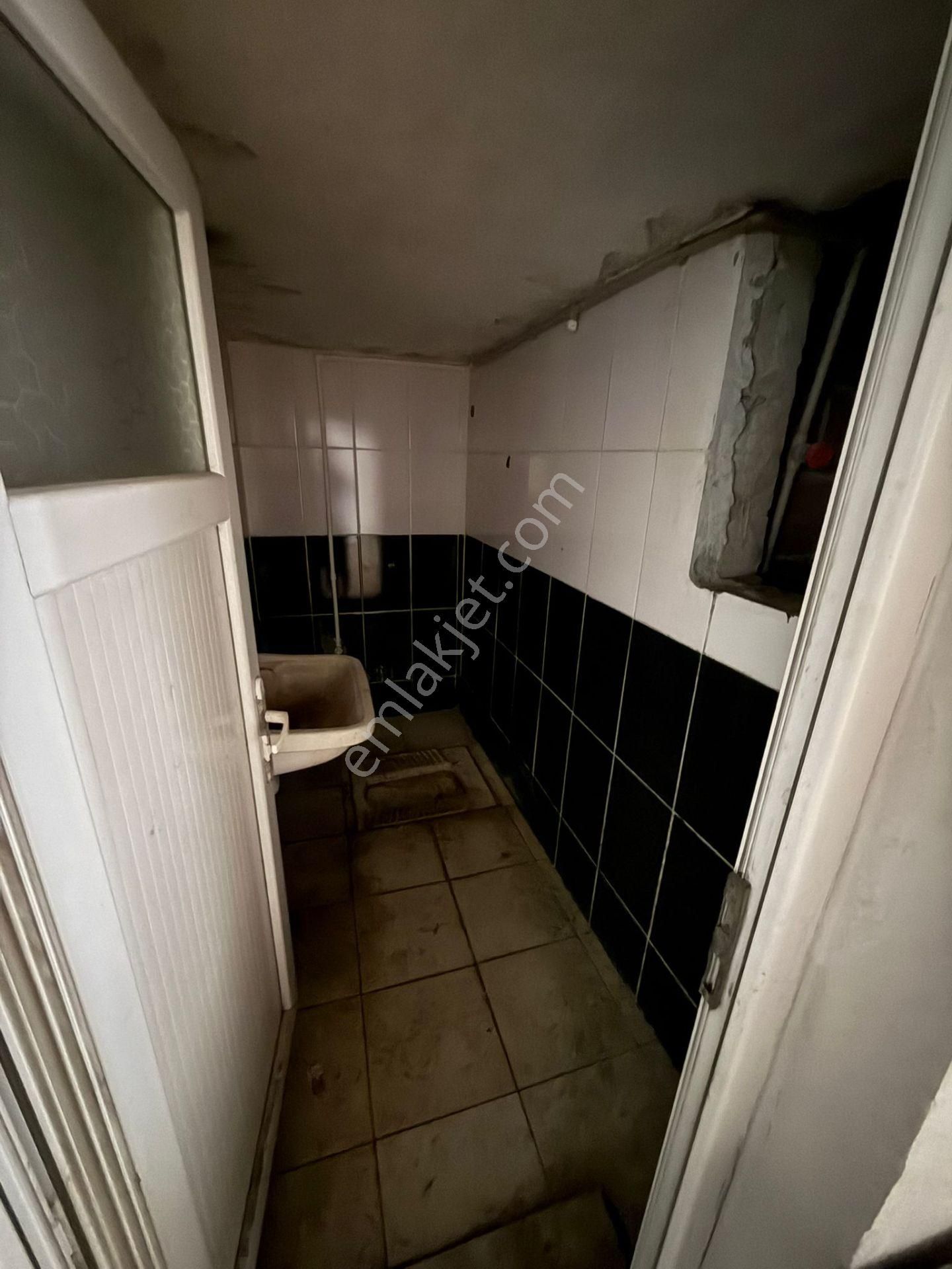 Karabağlar Belediyesi Yakını 3 Katlı 250 M² Kiralık İş Yeri - Görsel 14