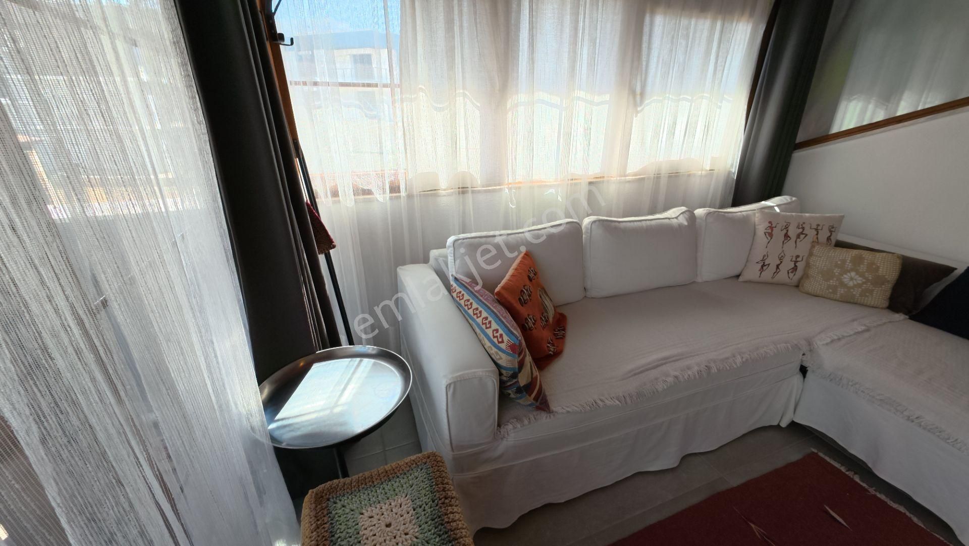 Yeni Foça'da Bahçeli Teraslı Satılık 2+1 Müstakil Ev - Görsel 8