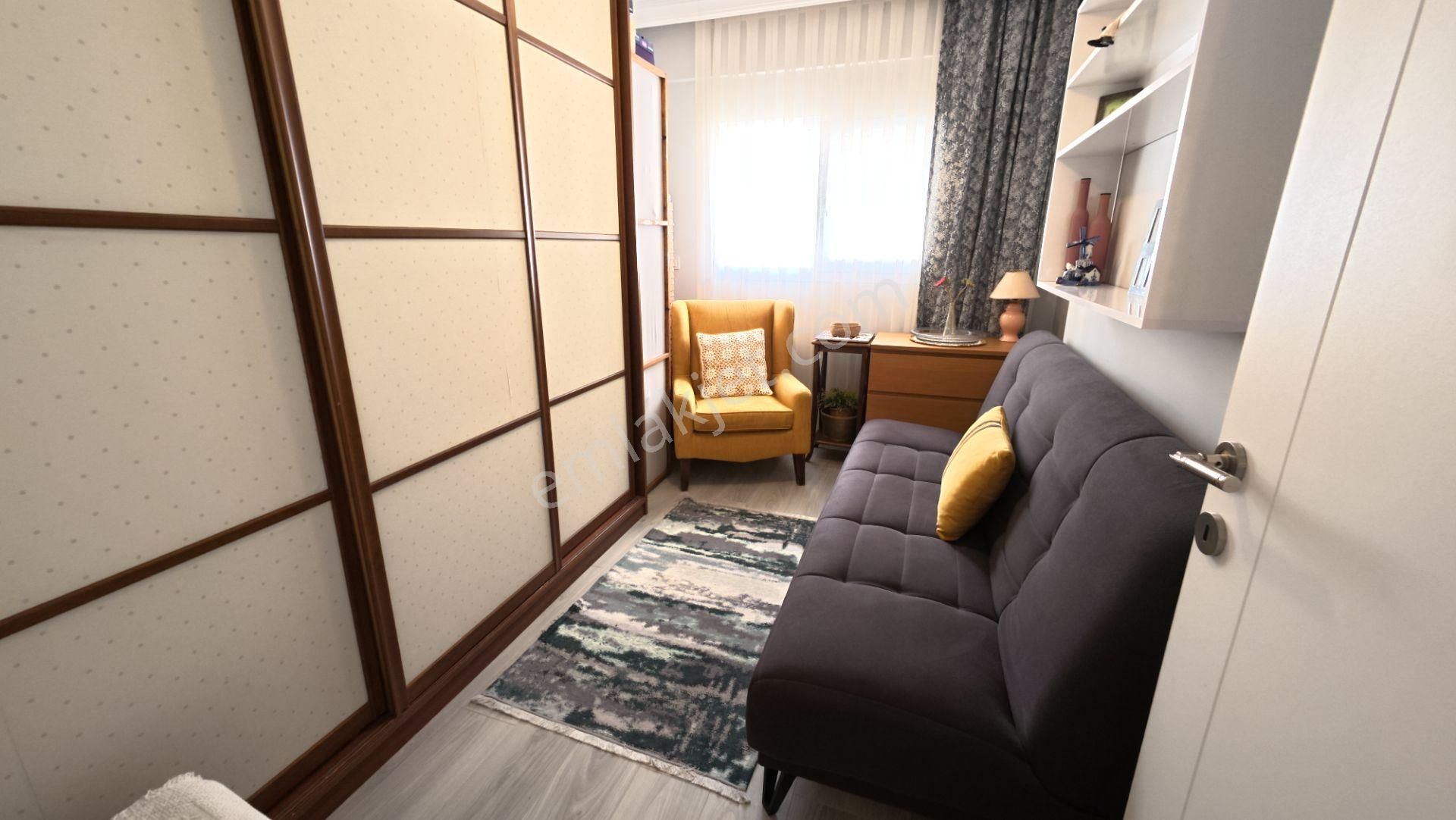 Yeni Foça'da Bahçeli Teraslı Satılık 2+1 Müstakil Ev - Görsel 6