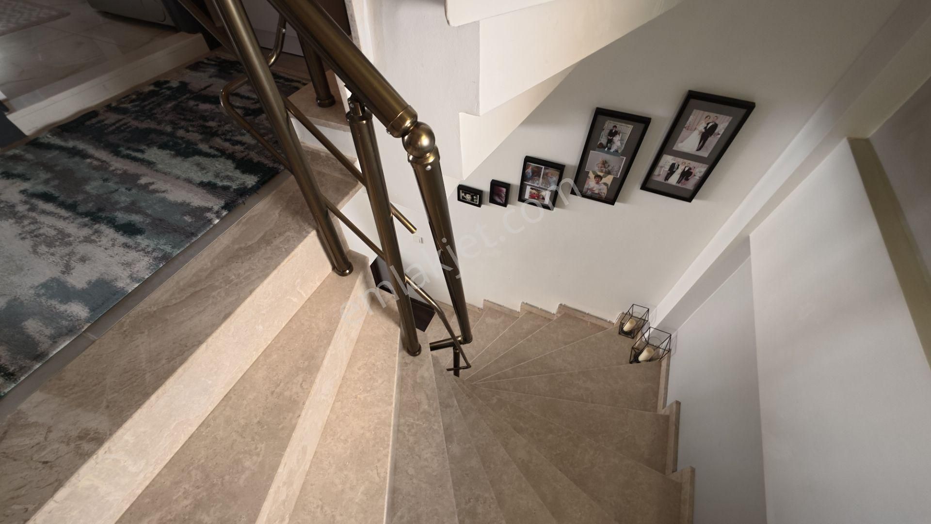 Yeni Foça'da Bahçeli Teraslı Satılık 2+1 Müstakil Ev - Görsel 5