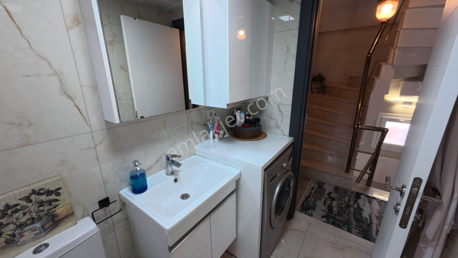 Yeni Foça'da Bahçeli Teraslı Satılık 2+1 Müstakil Ev - Görsel 13