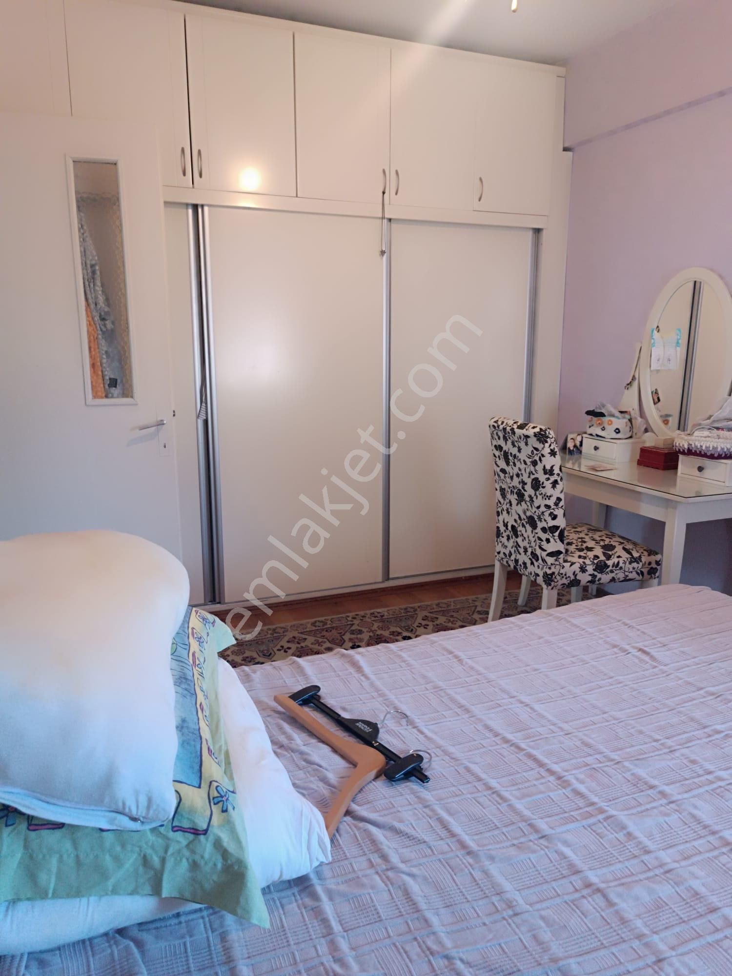 İzmir Karşıyakada Merkezi Konumda Ferah Satılık Daire - Görsel 24