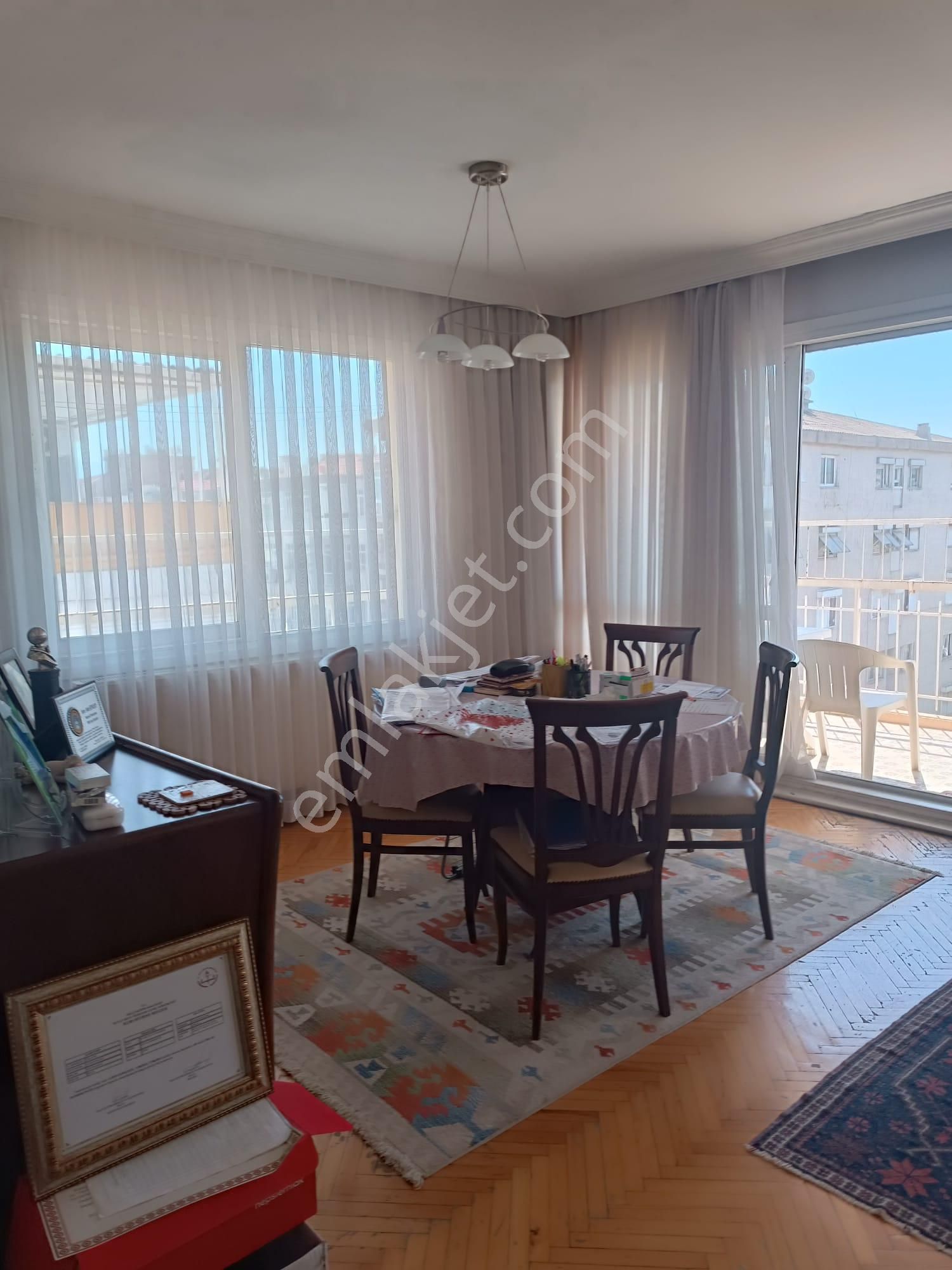 İzmir Karşıyakada Merkezi Konumda Ferah Satılık Daire - Görsel 12