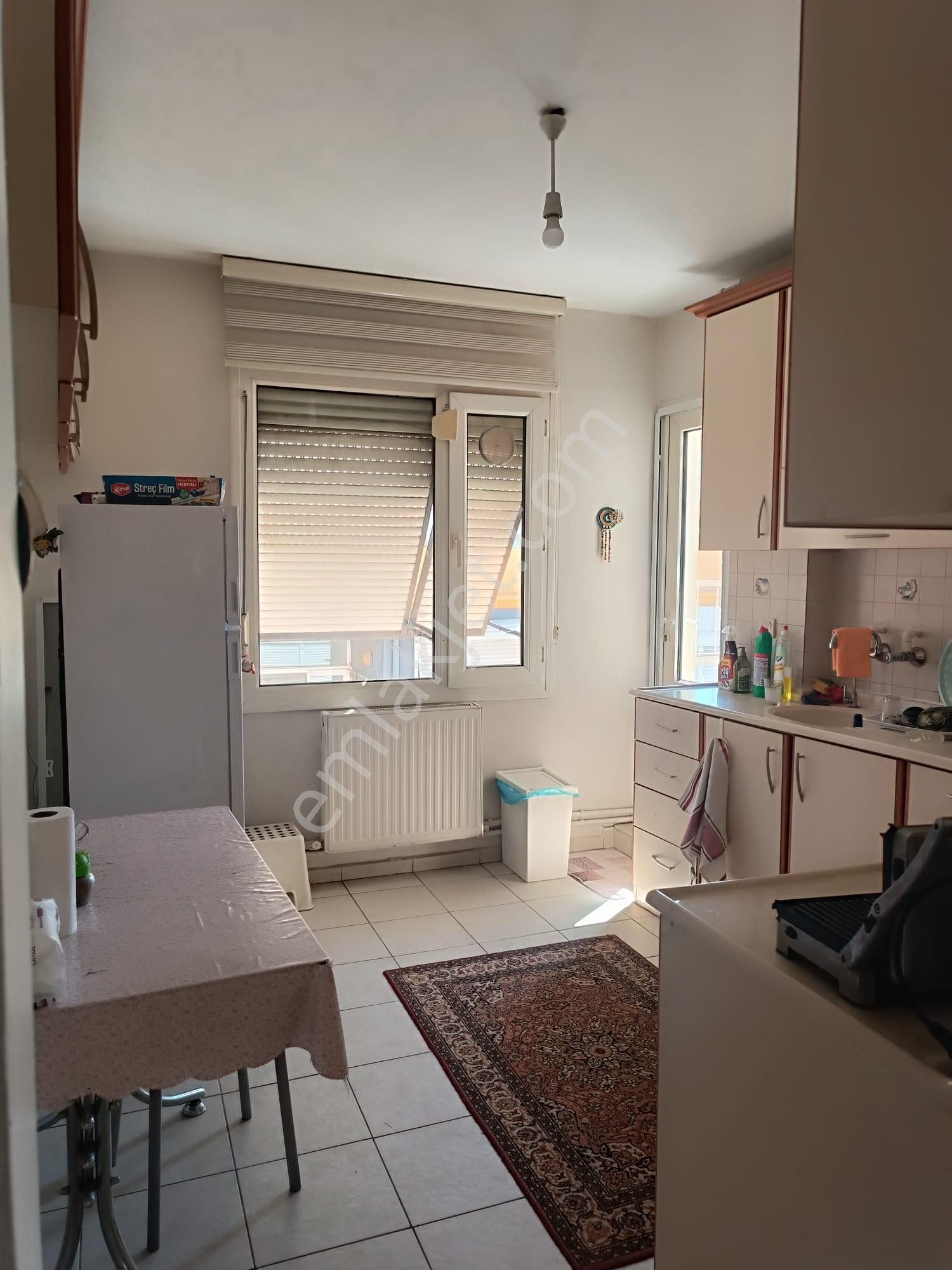 İzmir Karşıyakada Merkezi Konumda Ferah Satılık Daire - Görsel 18