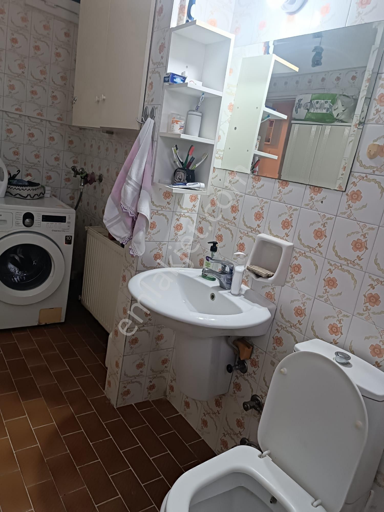 İzmir Karşıyakada Merkezi Konumda Ferah Satılık Daire - Görsel 20