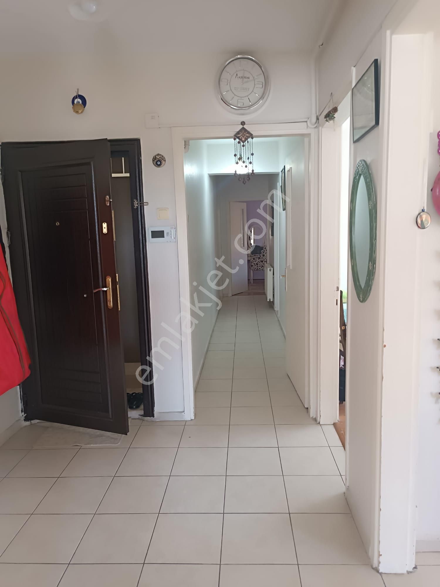 İzmir Karşıyakada Merkezi Konumda Ferah Satılık Daire - Görsel 2