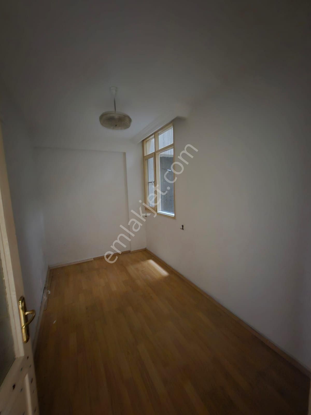 Cadde Üzerinde Kiralık Daire - Görsel 11