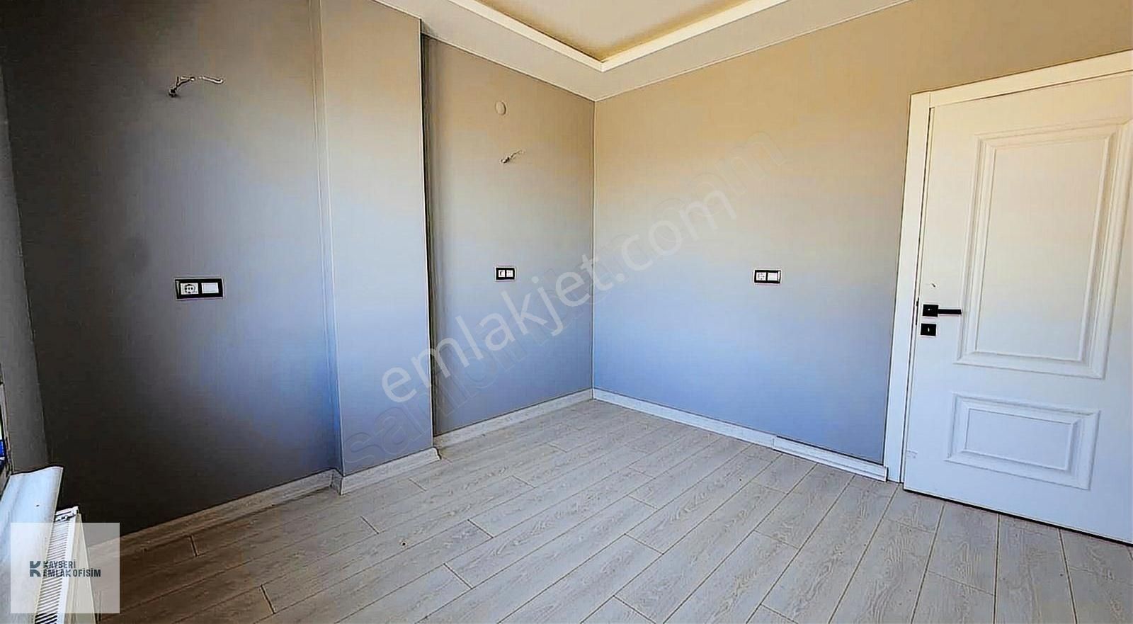 Emlak Ofisimden / Beğendik Mah. 2+1 419 M2 Arsalı Villa - Görsel 16